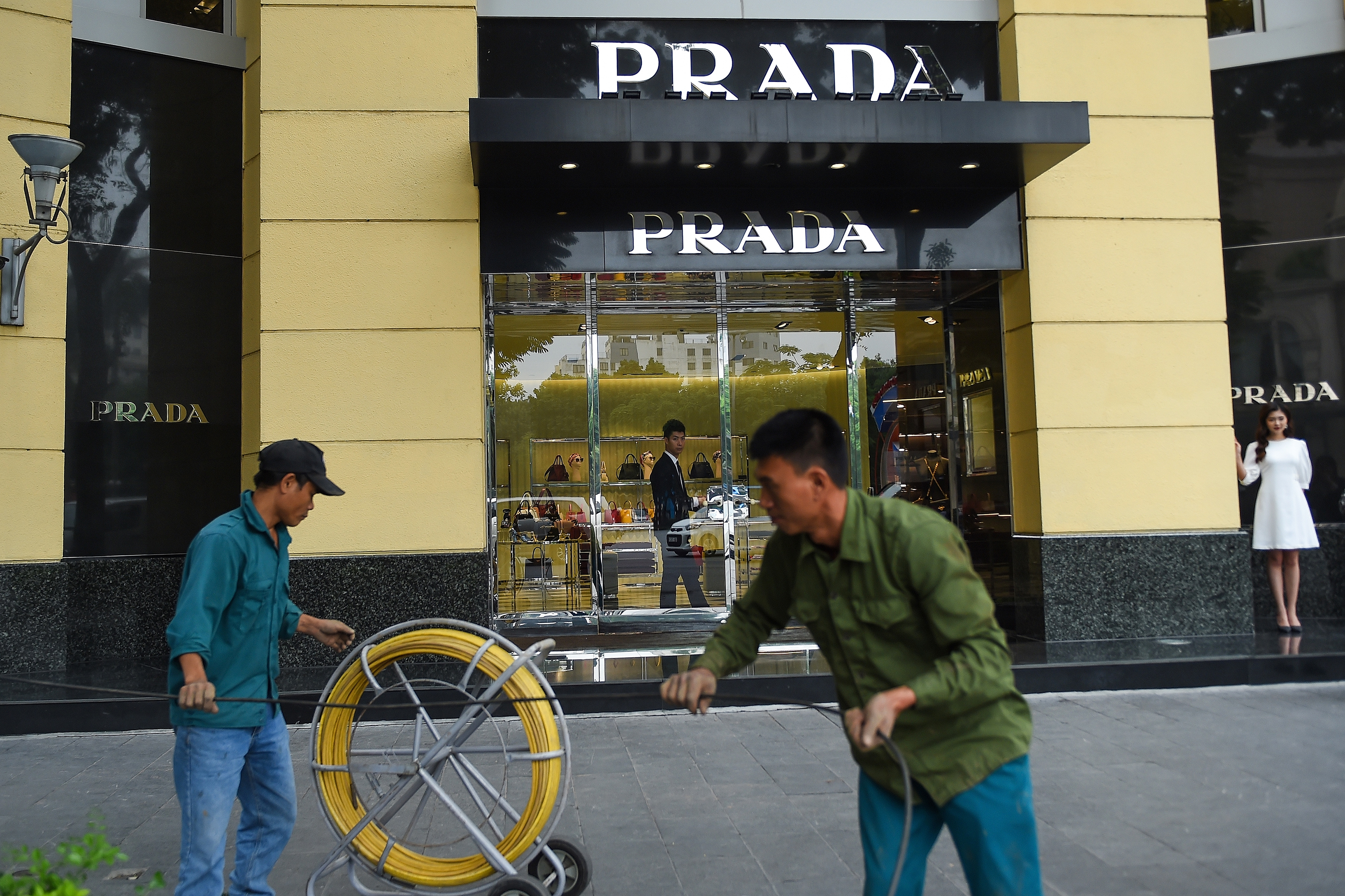 A Prada, a Louis Vuitton és Giorgio Armani is adományokkal segíti a koronavírus elleni harcot