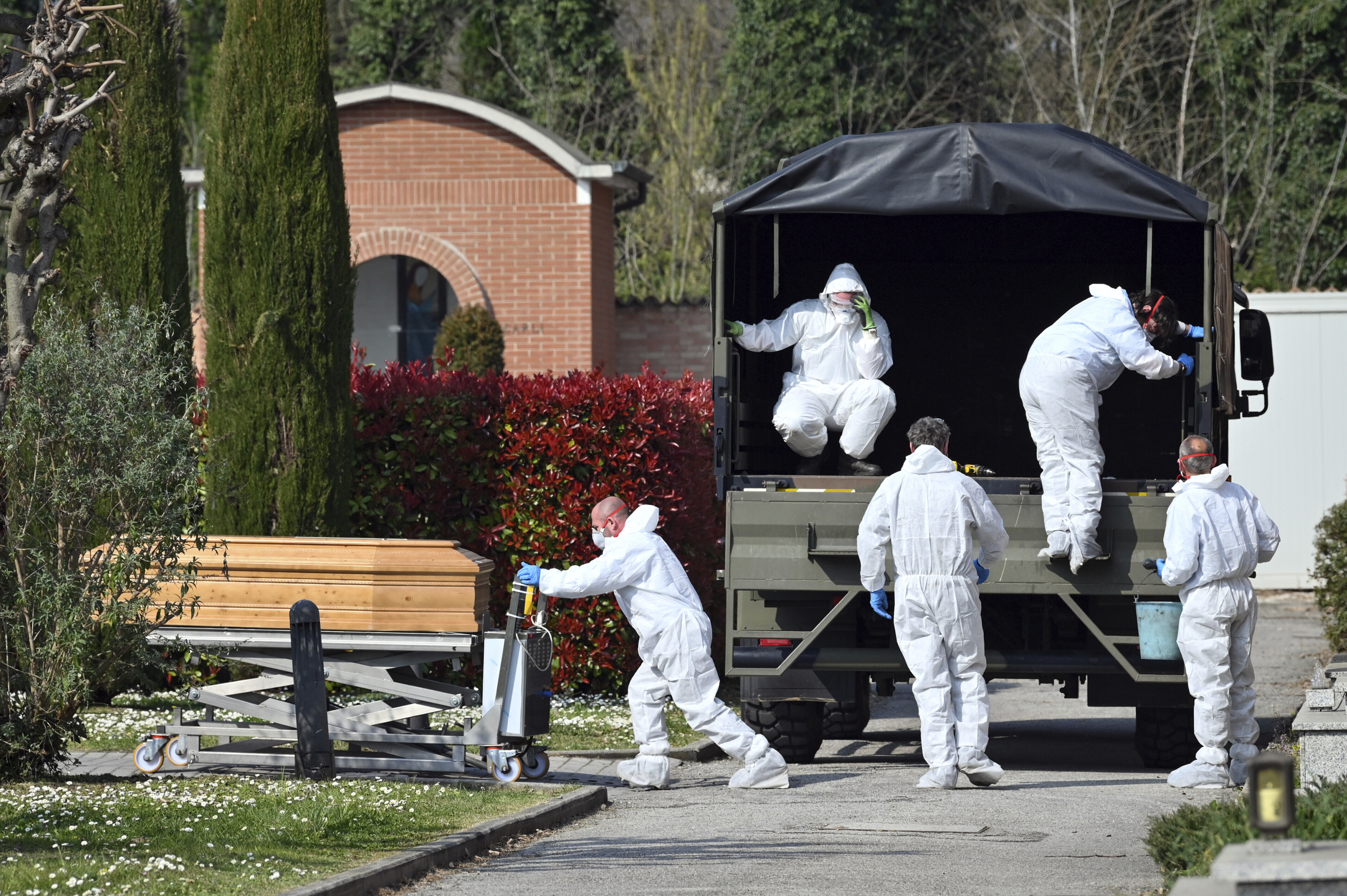 Olaszországban már 7503 embert ölt meg a koronavírus-járvány