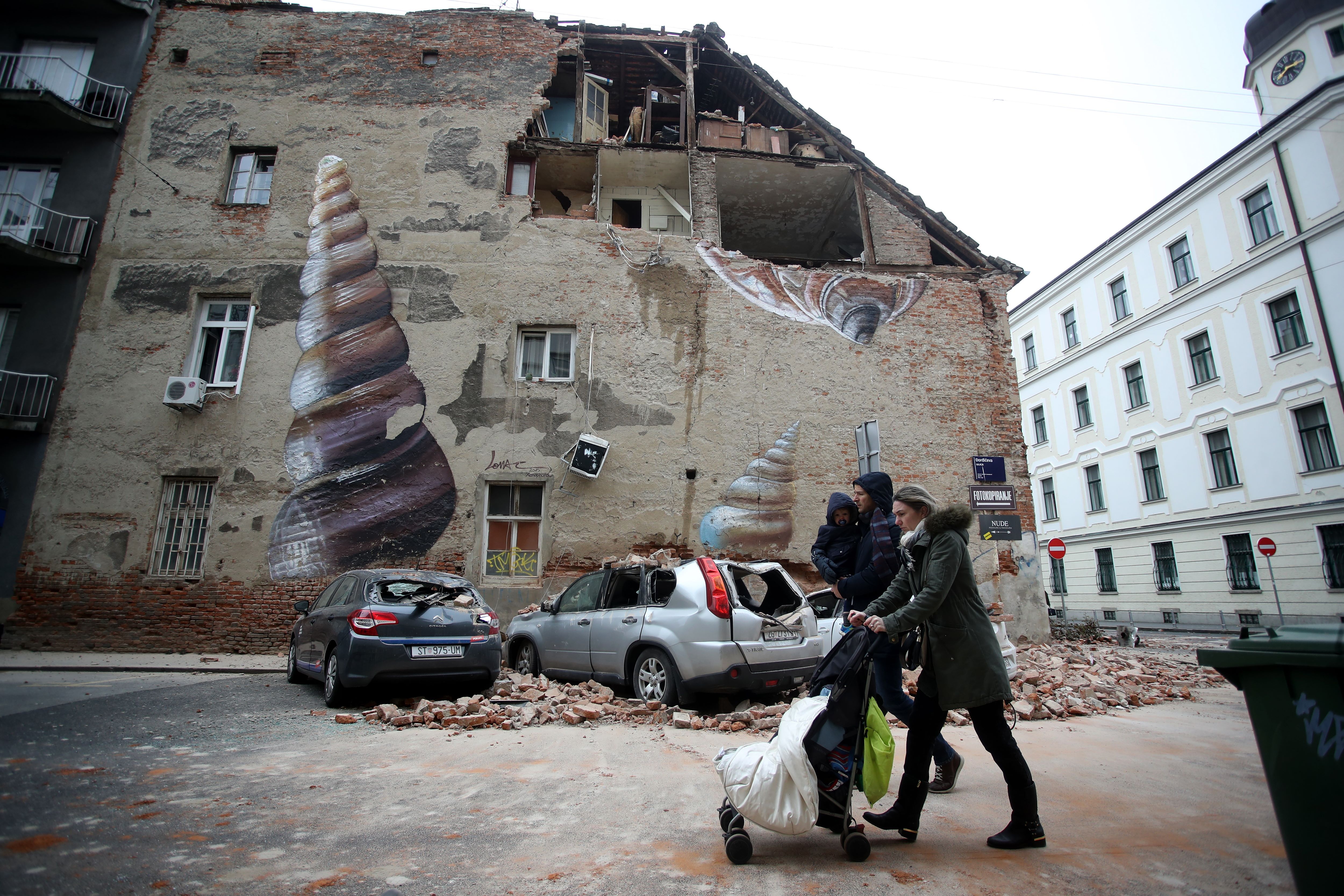 Sokaknak kell elhagynia otthonát Zágrábban, ahol földrengés nehezíti meg a járvány elleni védekezést