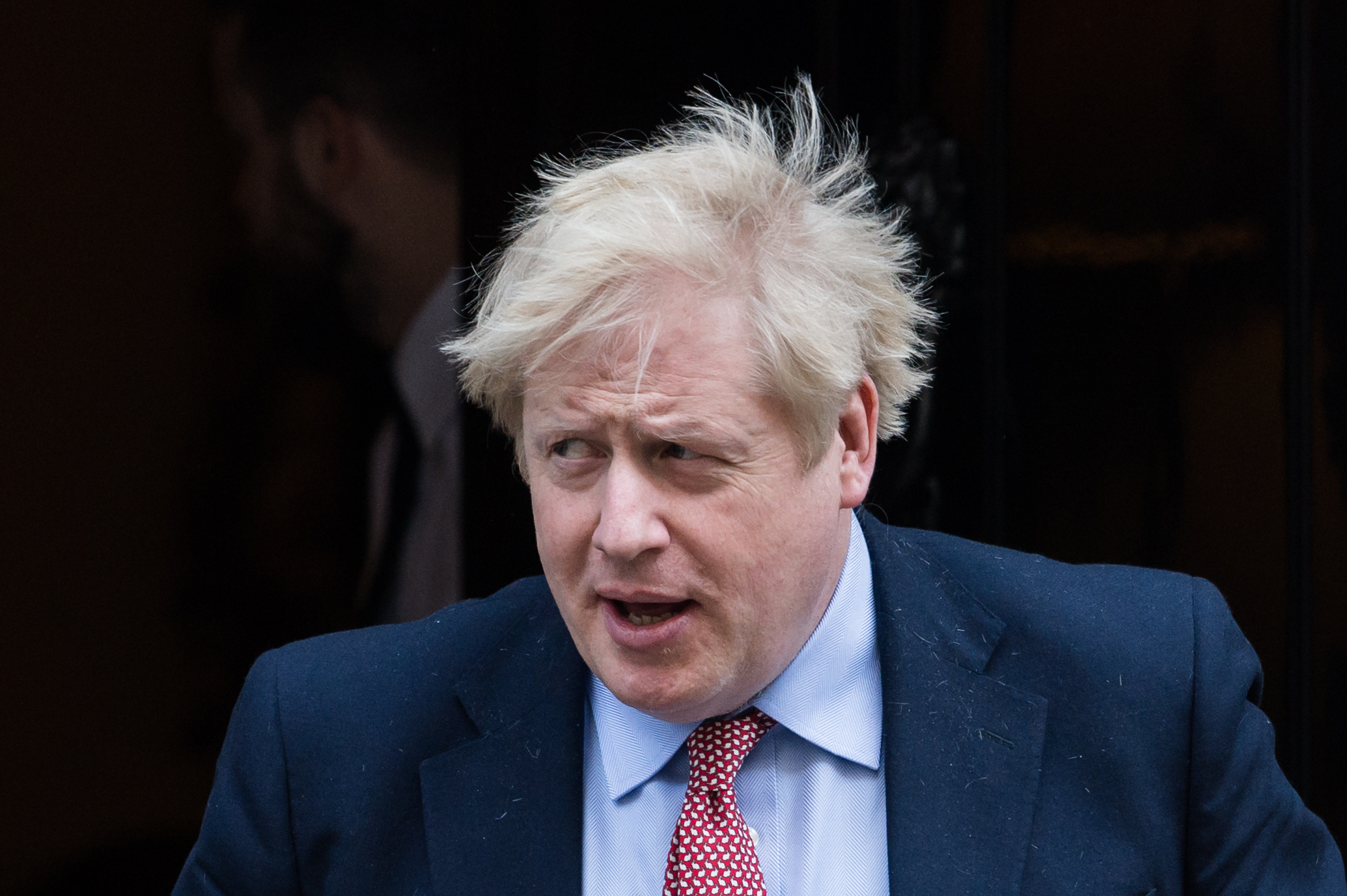 Boris Johnson arra célzott, hogy a Csatornán át csónakokkal érkező migránsokat könnyebben fogják deportálni
