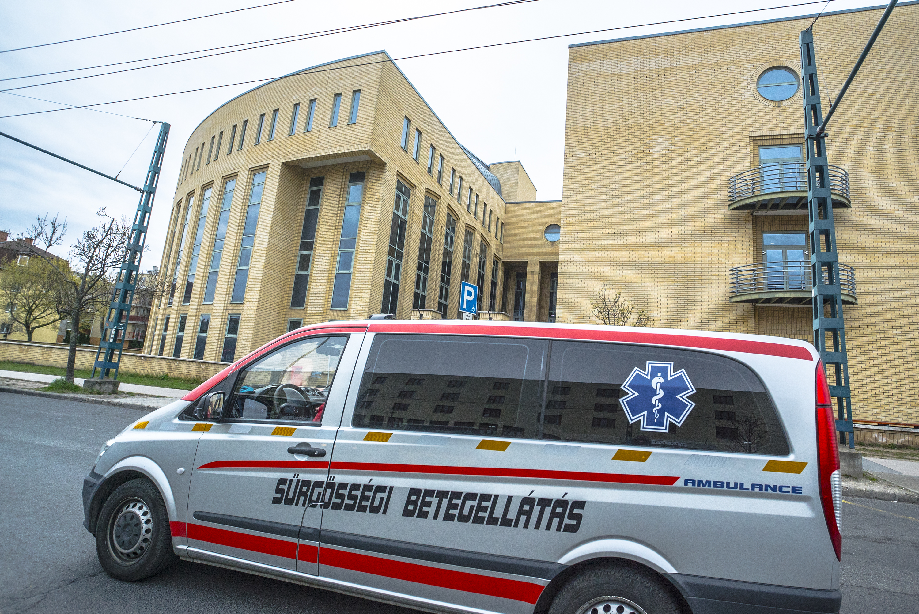 Orvoshiány miatt augusztus végéig leáll a sürgősségi ellátás az Uzsoki Kórházban