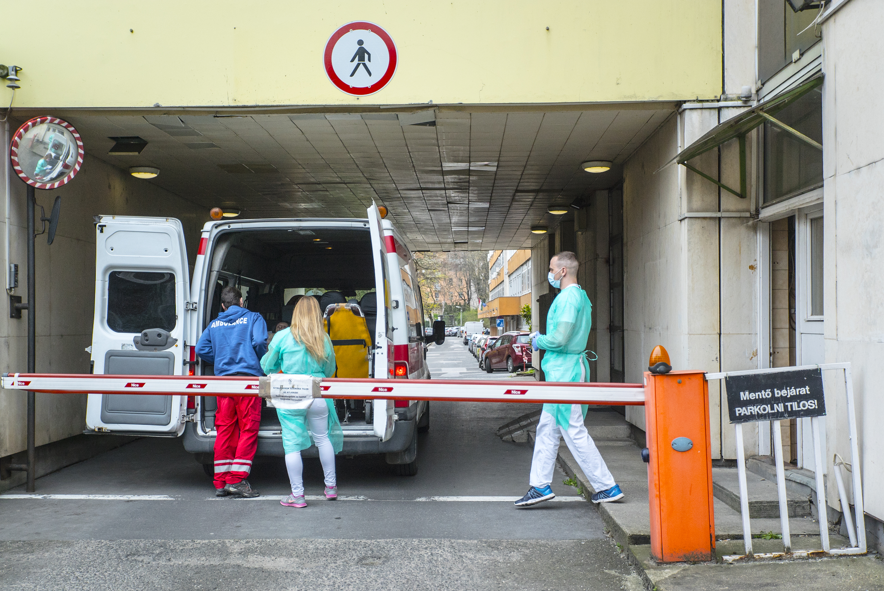 A koronavírus miatt lezárták a Szent Margit Kórház sebészeti osztályát