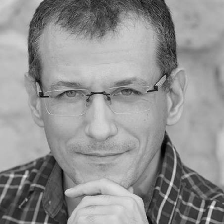 Váratlanul meghalt Nehéz-Posony Márton, a HVG ügyvéd-újságírója
