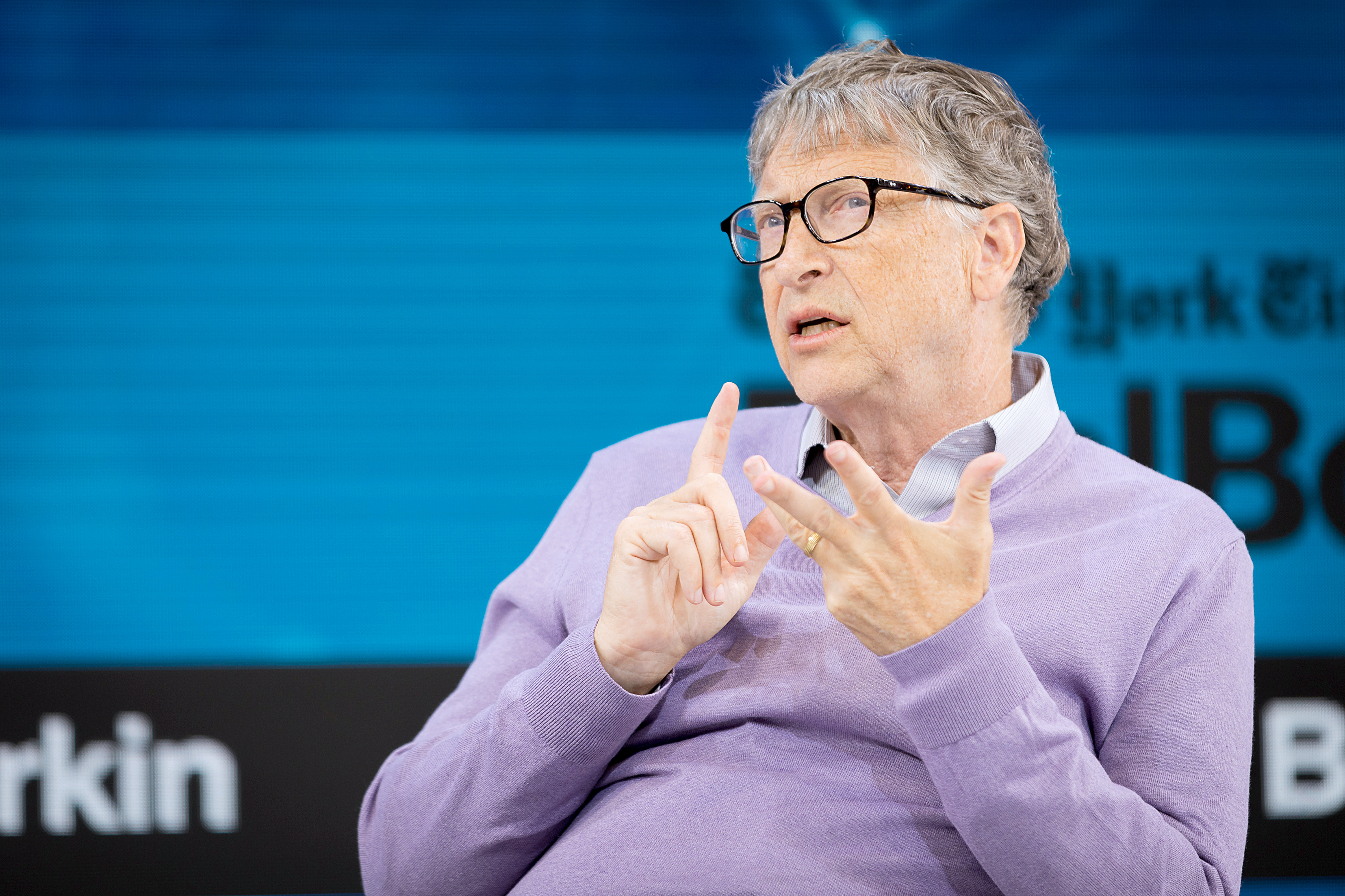 Bill Gates: Ez egy világháború, csak most mindannyian egy oldalon állunk