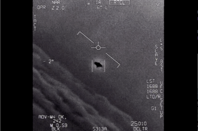 A Pentagon nyilvánosságra hozott három, „azonosítatlan légi jelenségeket” bemutató videót