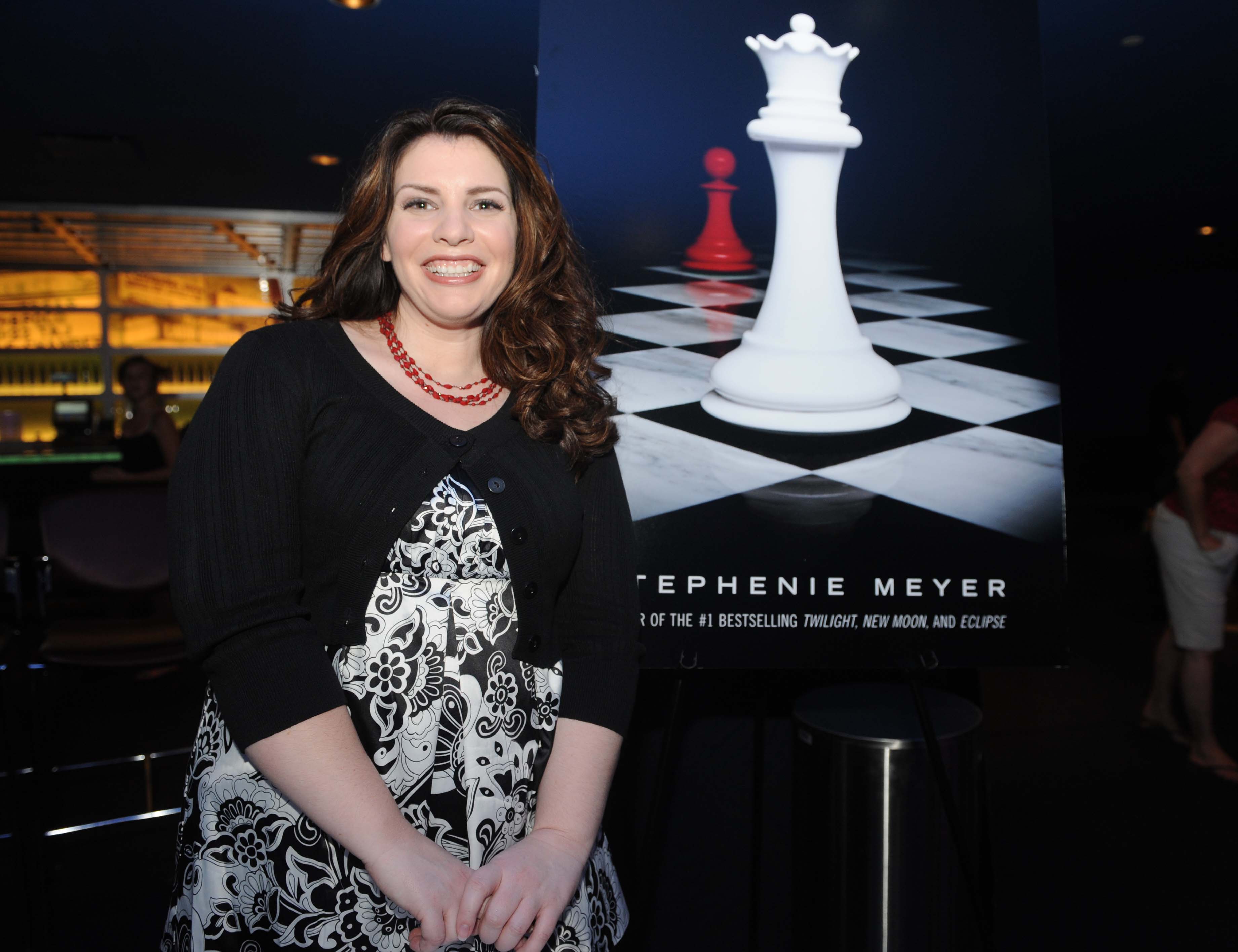 Stephenie Meyer 12 év után folytatja a Twilight-sorozatot