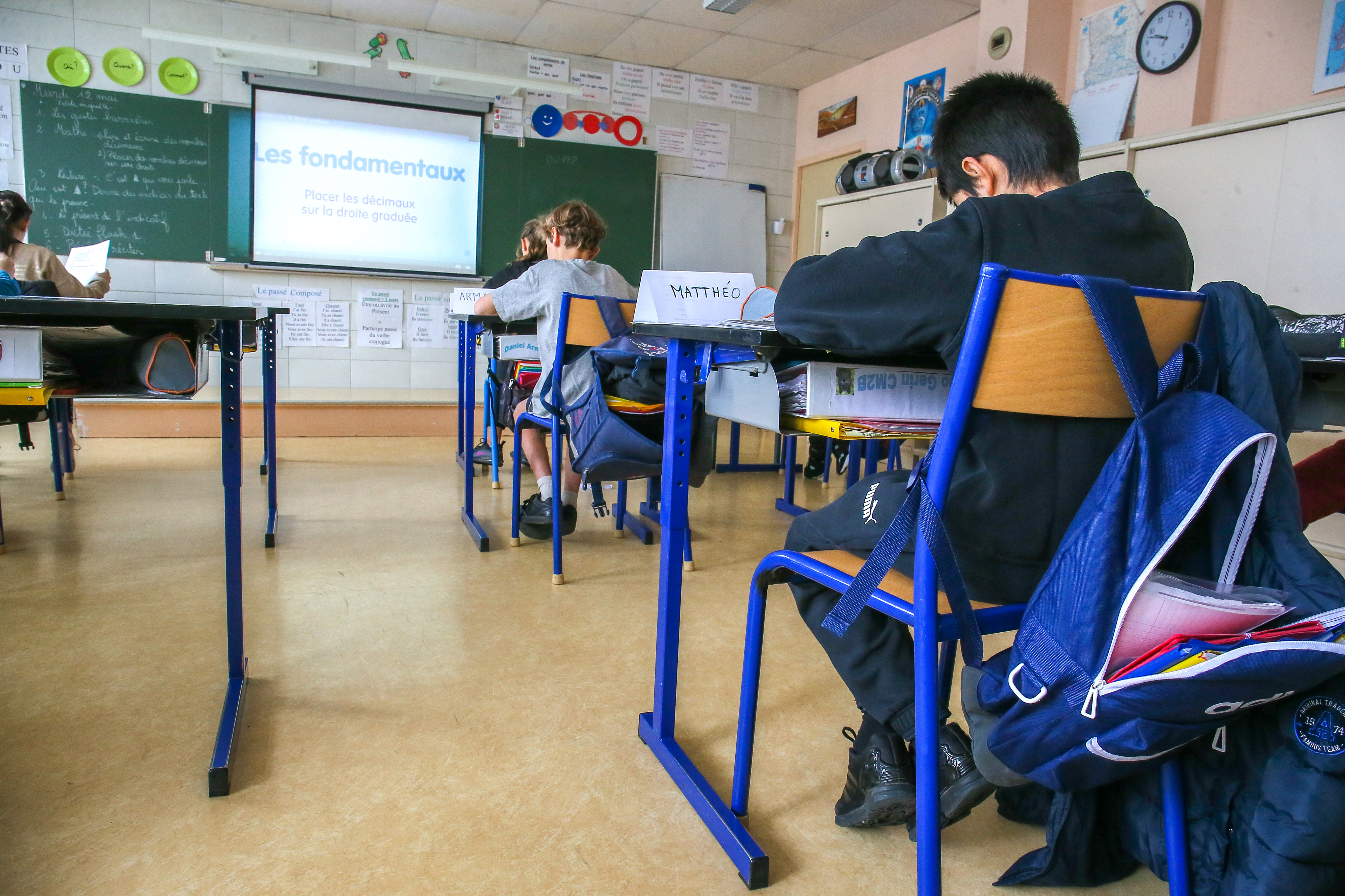 A Pedagógusok Szakszervezete szeptembertől hibrid oktatást javasol a kormánynak