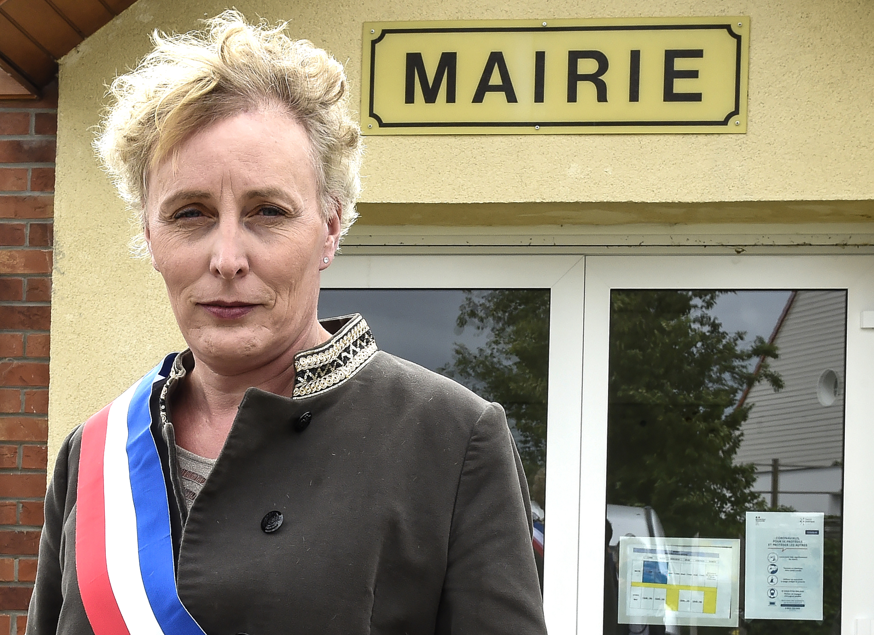 Nyíltan transznemű polgármestert választottak egy francia falu élére