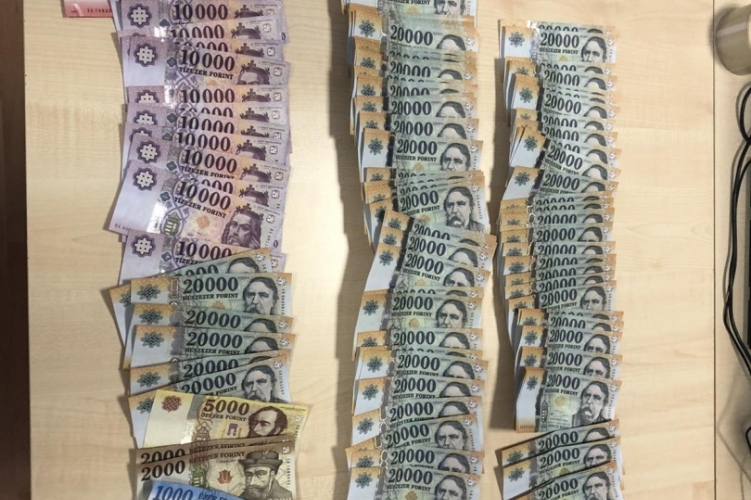 Kétmillió forintot lopott el a takarítónő egy tatai szálloda szobájából