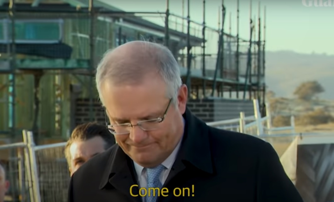 Odébbküldte egy férfi az ausztrál miniszterelnököt, mert letaposta a gyepet
