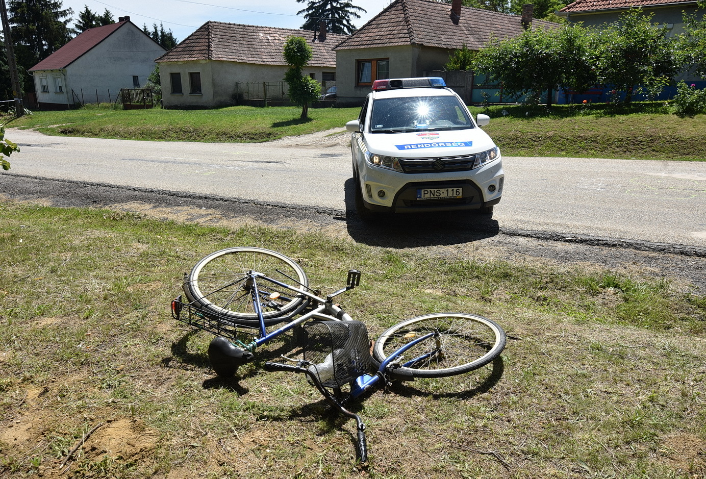 Halálra gázolt egy kerékpárost a férfi, akinek korábban két gyerekét is elgázolták