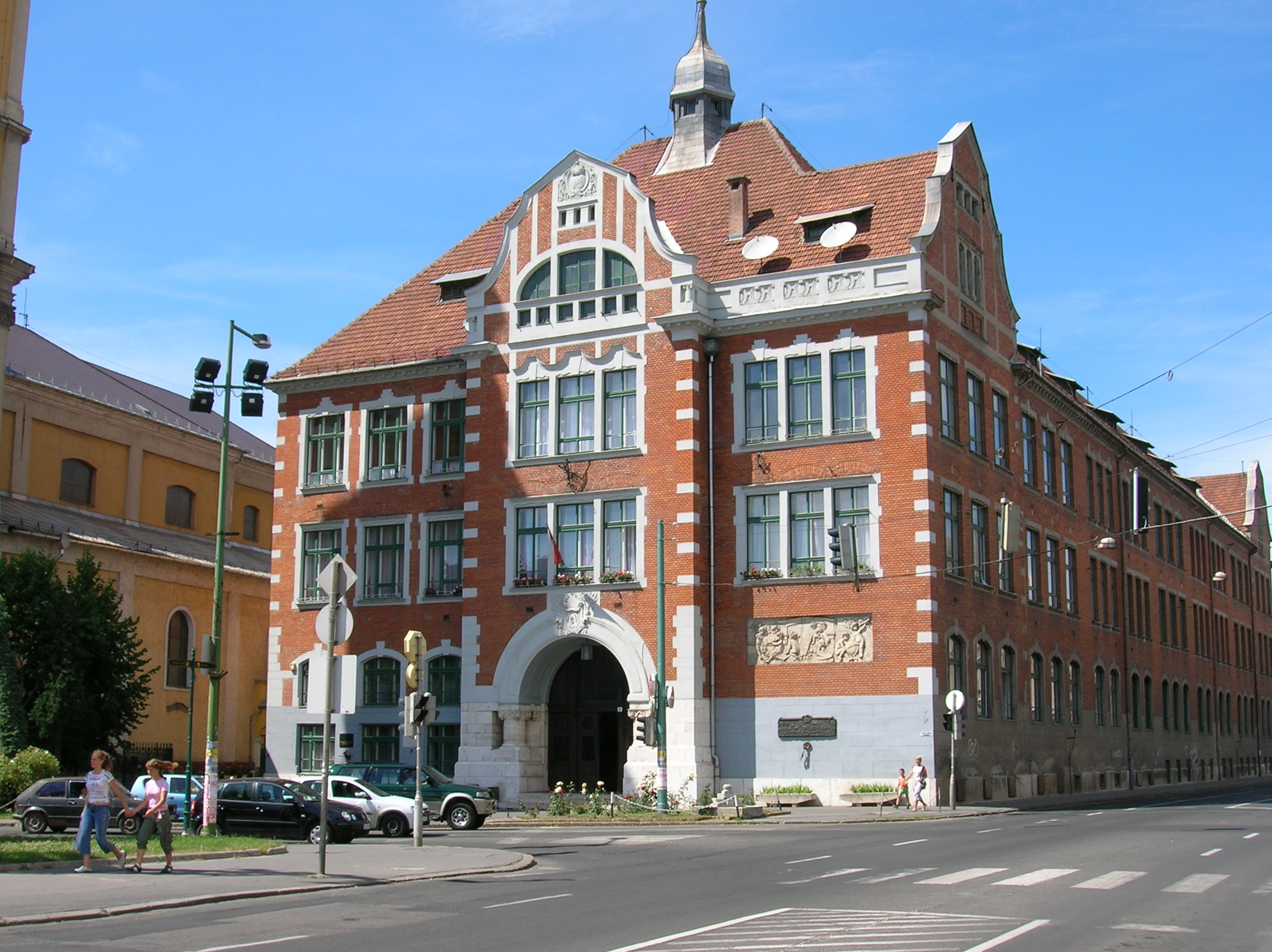 Fideszes képviselő venné át a miskolci gimnáziumot, miután az előző igazgatót ellenzéki polgármesterré választották