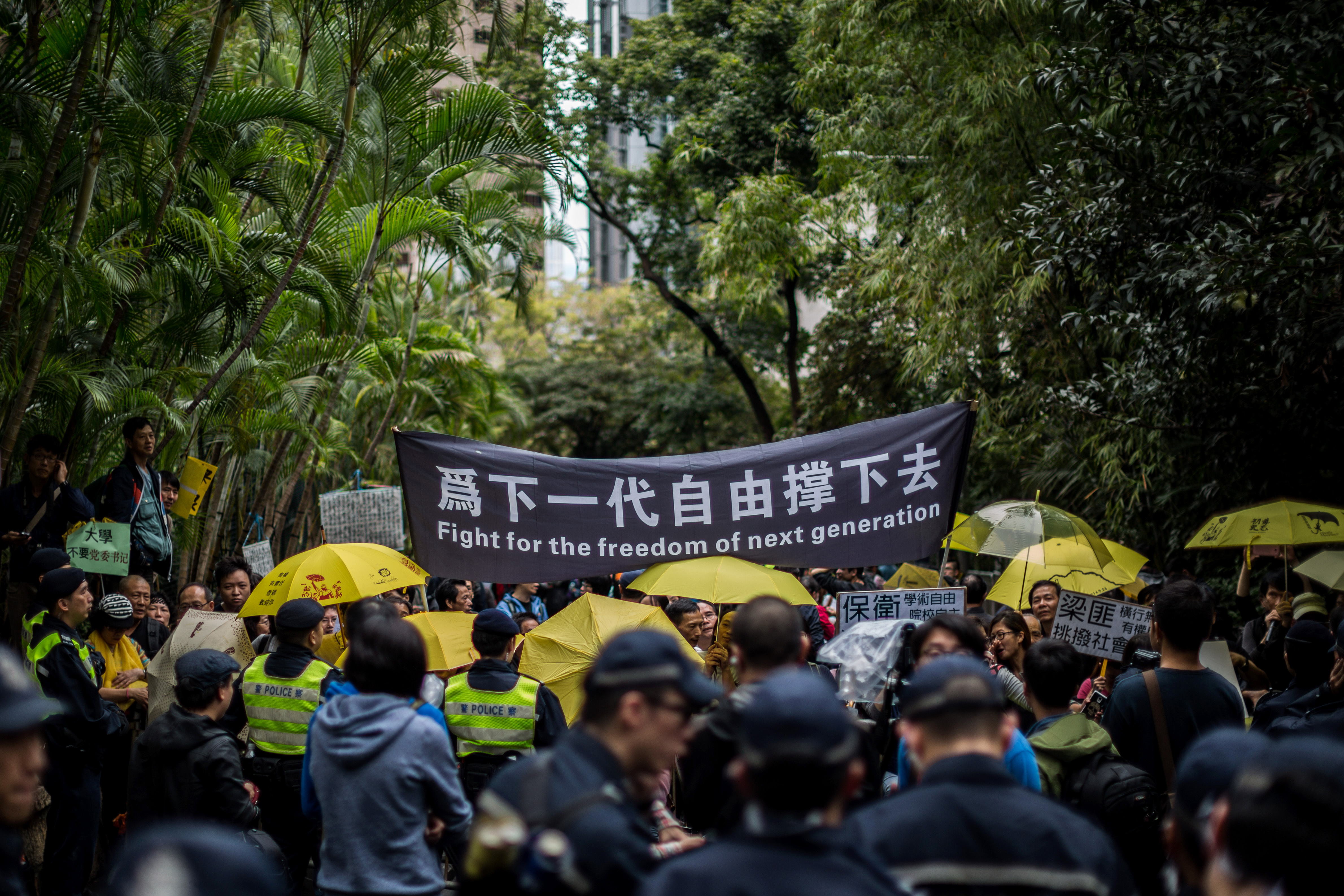 Facebook-posztok miatt tartóztattak le hongkongi diákokat az új nemzetbiztonsági törvény alapján