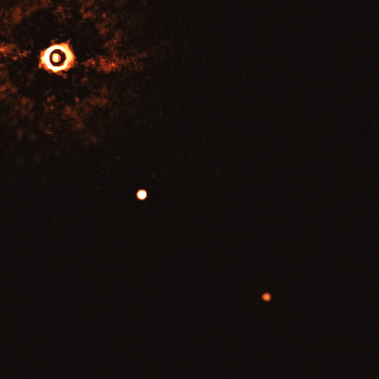Itt az első kép a Naphoz hasonló csillagról és bolygóiról