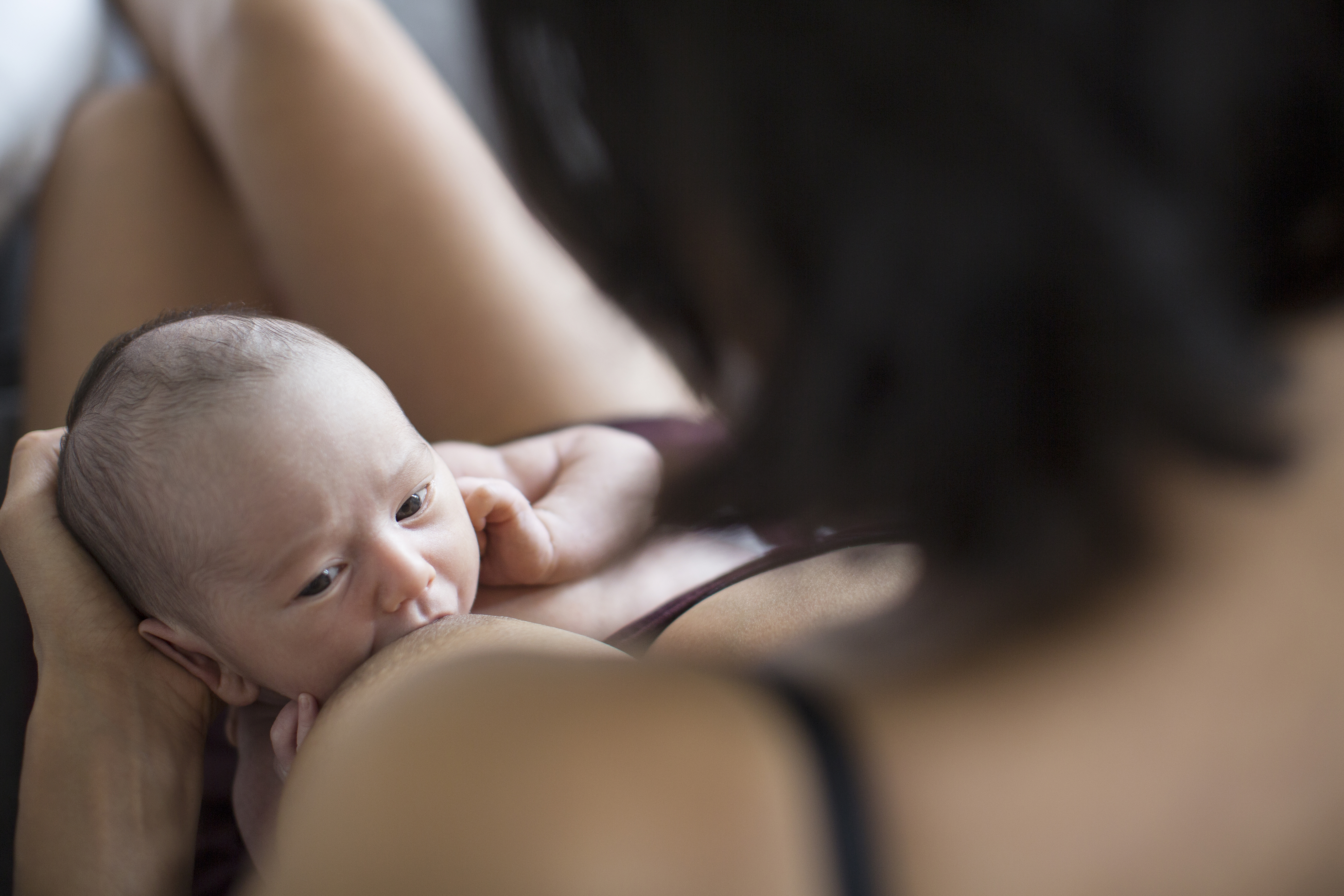 Az anyatejjel táplált babák felnőtten is egészségesebbek