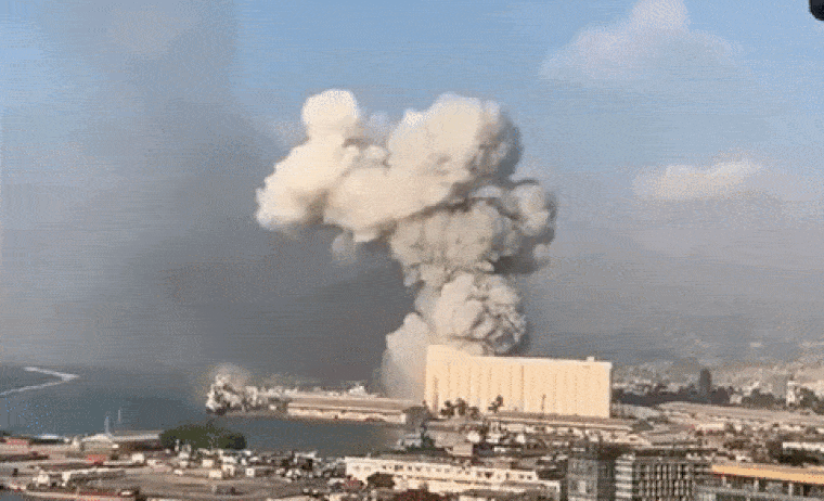 Iszonyatos robbanás rázta meg Bejrútot
