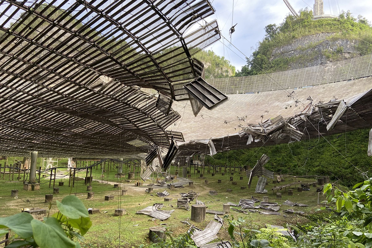 Magától leszakadt szegény Arecibo rádióteleszkóp, még mielőtt lerombolhatták volna