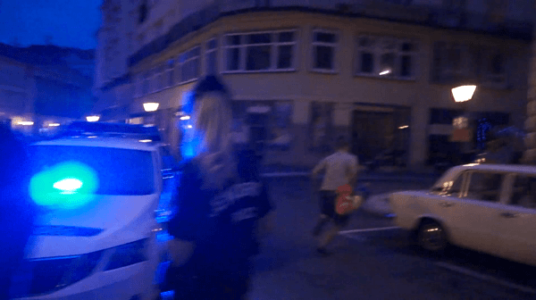 Novák Előd elszaladt a rendőrök elől a főváros szivárványos zászlajával