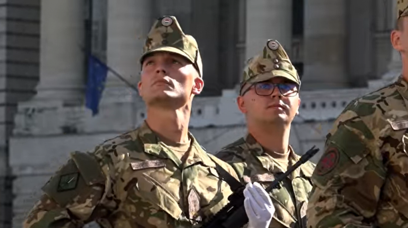 A honvédelmi miniszter elárulta, hogy Orbán Gáspár jól van, és a csádi missziót készíti elő