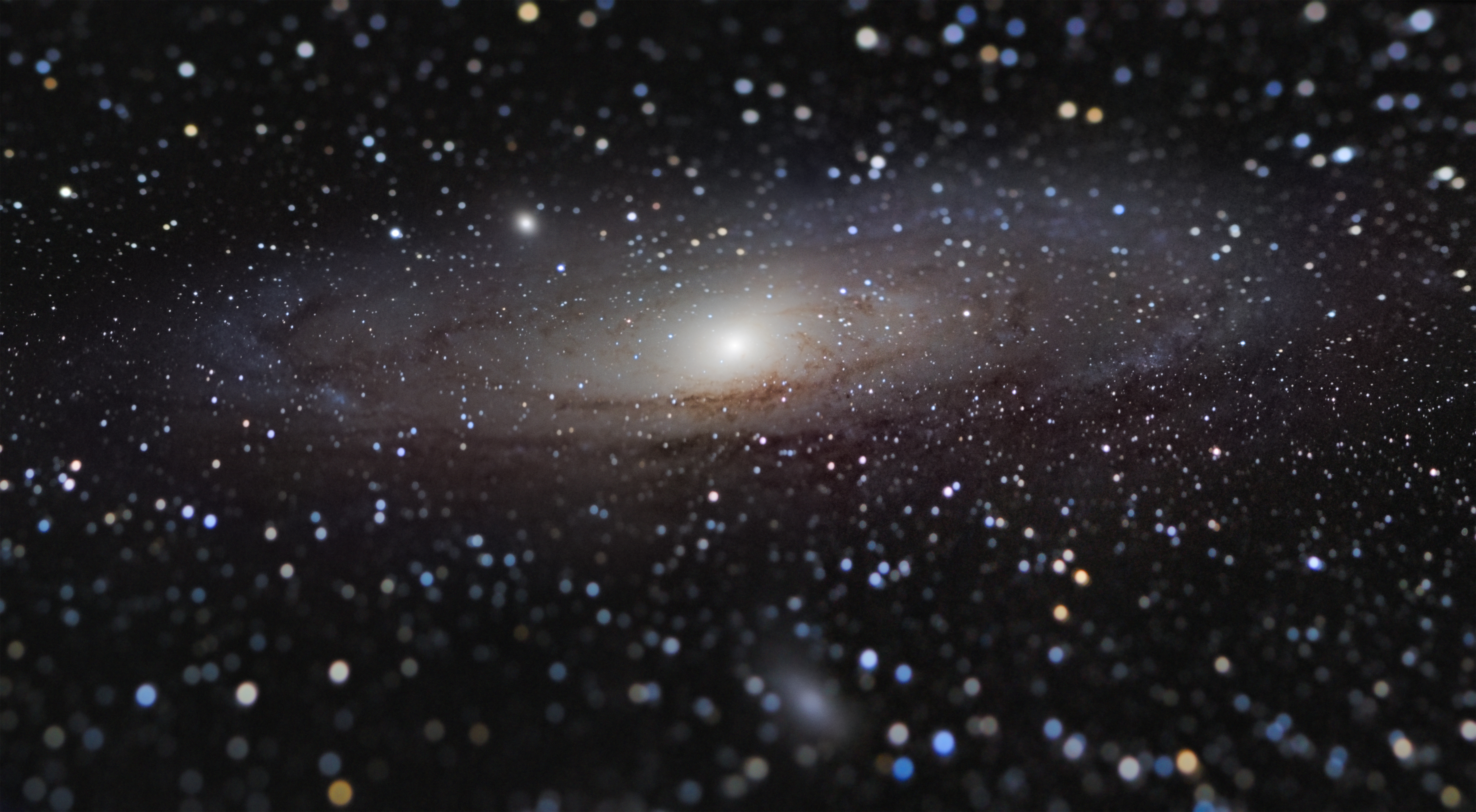 Karnyújtásnyira az Androméda galaxis