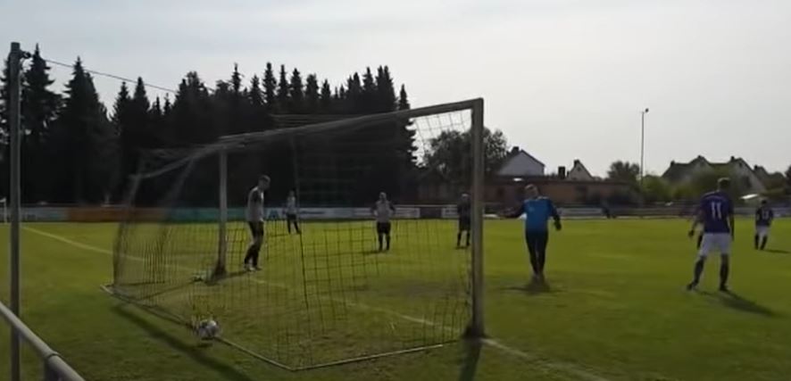 37:0-ra kapott ki egy német focicsapat, mert a játékosok betartották a kétméteres távolságot egy meccsen
