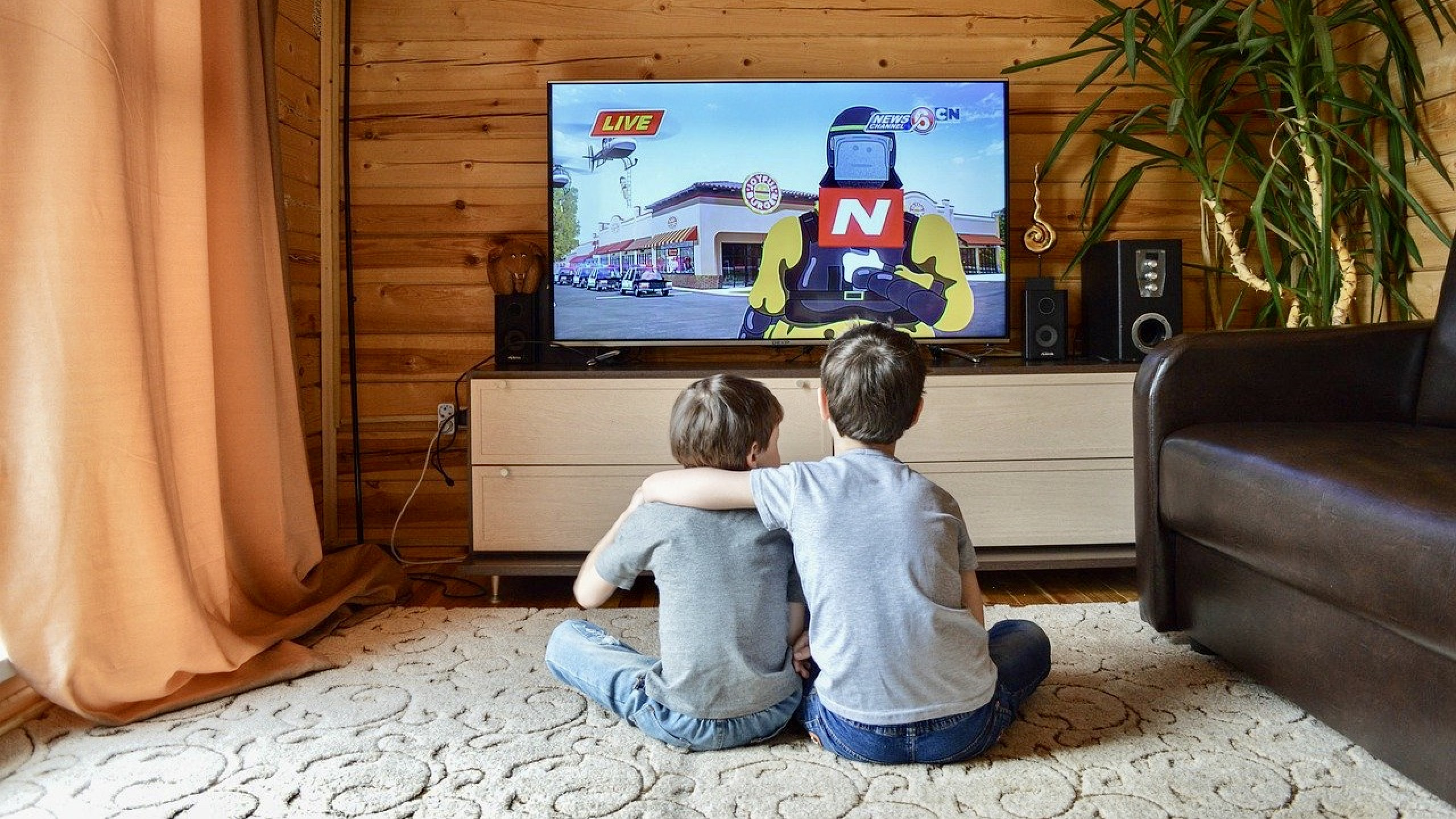 Россия просмотр просмотр телевизора. Телевизор для детей. Телевидение картинки. Дети смотрят телевизор.