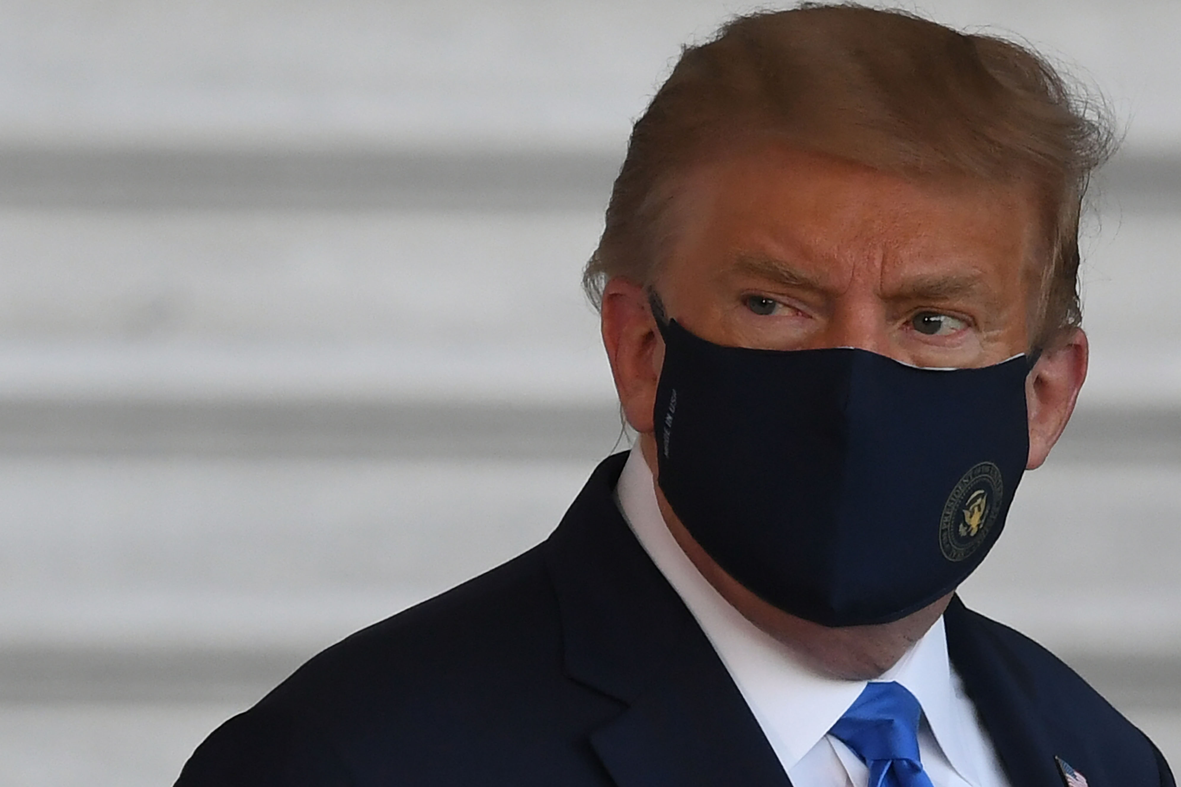 „Ne féljetek a koronavírustól”, írta Trump, aki elhagyja a kórházat