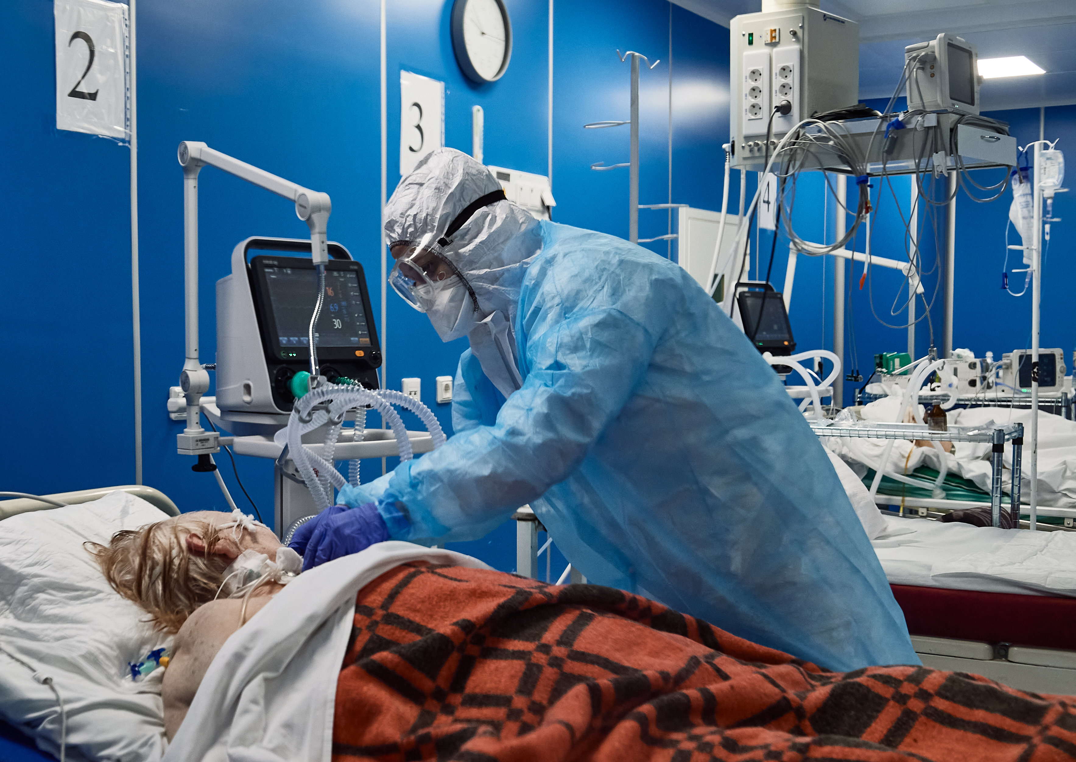 70 újabb áldozata van a járványnak, 4417 koronás van kórházban