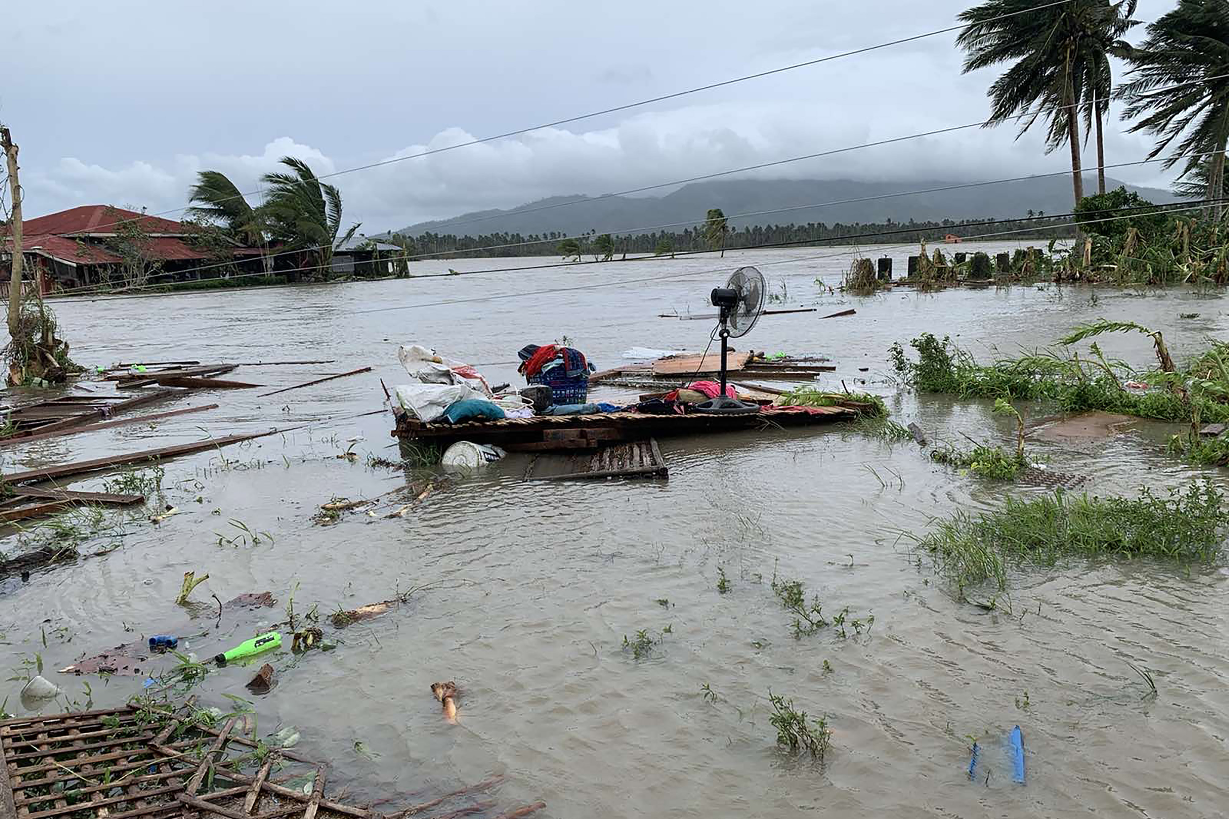 170 km/h-ás széllökésekkel söpört végig a Fülöp-szigeteken a Molave tájfun