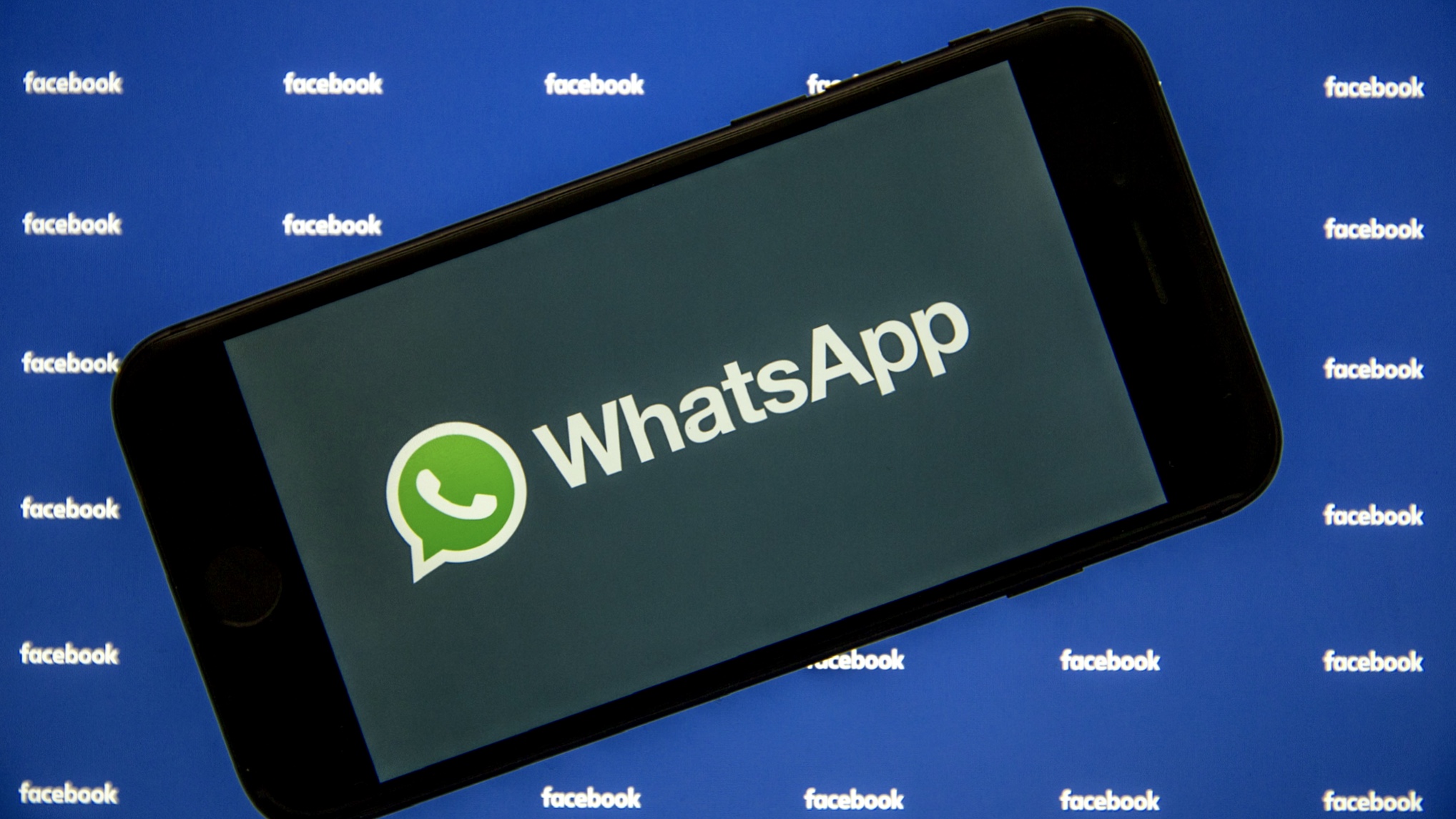 Naponta 100 milliárd üzenetet küldünk a WhatsAppon