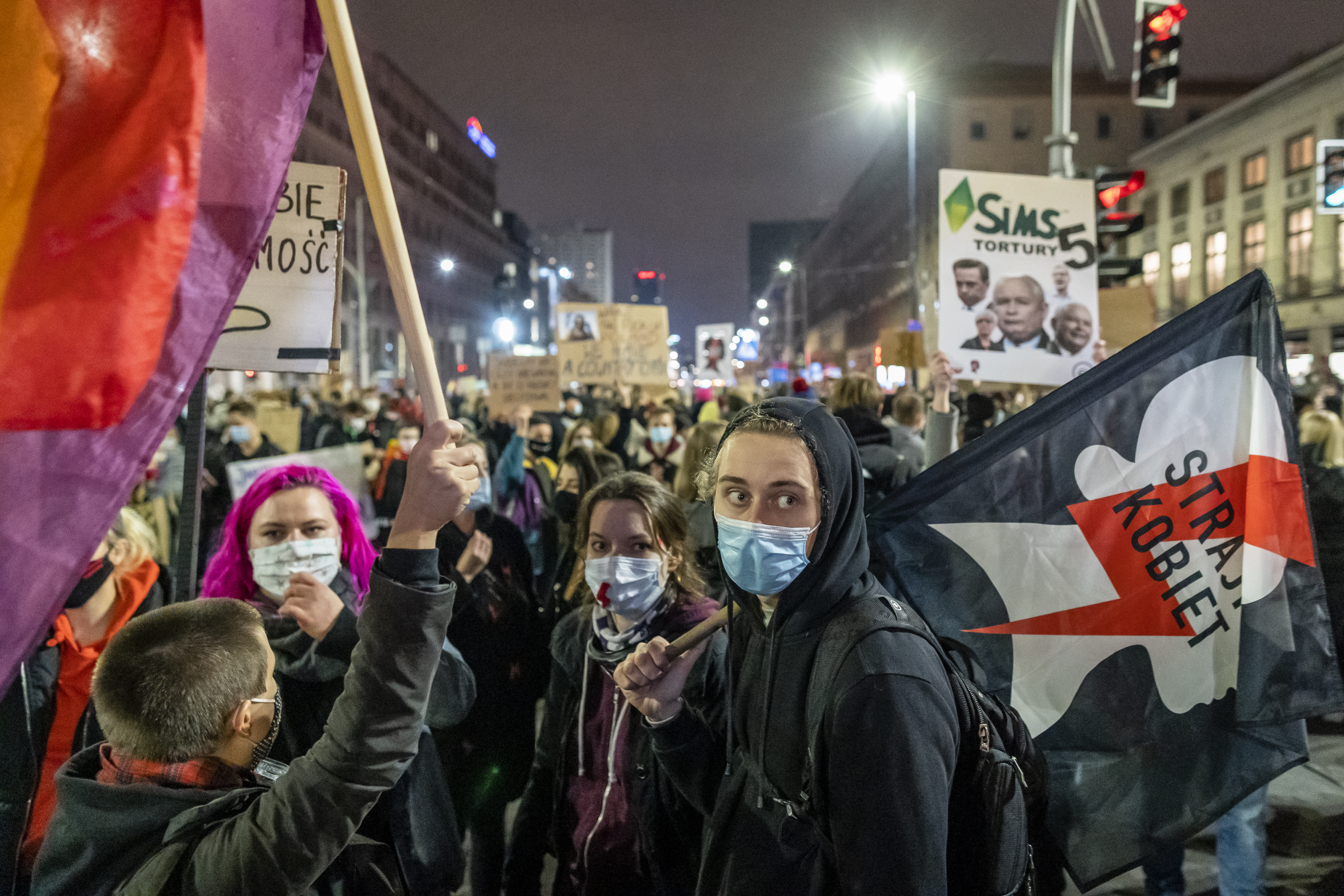 Későbbre halasztja az abortusztörvény szigorításának bevezetését a lengyel kormány