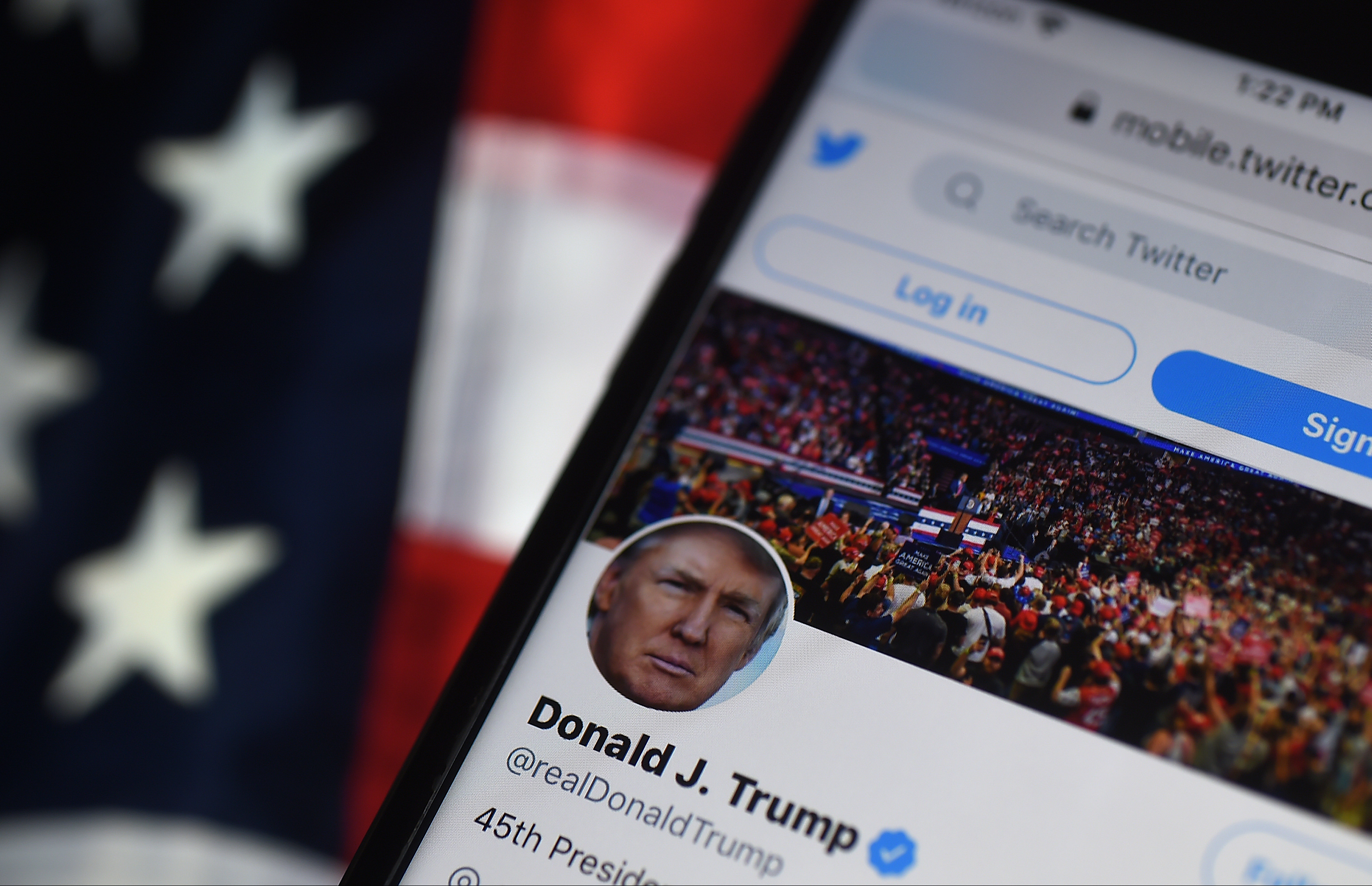 Trump folyamatosan veszíti el a Twitter-követőit az elnökválasztás elvesztése óta