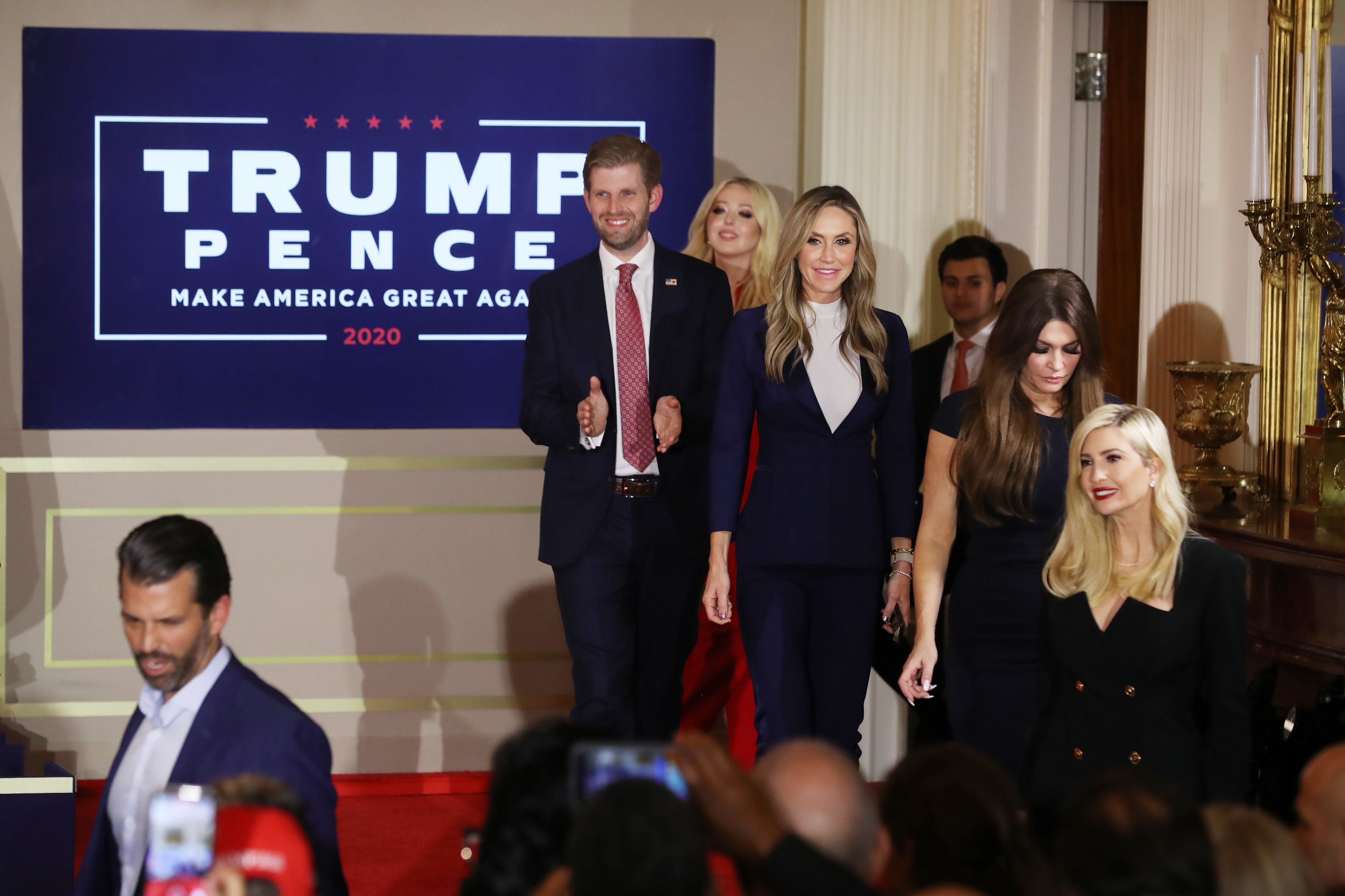 Az amerikai külügy vizsgálja Trump fiának 100 ezer dolláros korrupcióval vádolt volt barátnőjét, az athéni nagykövetet