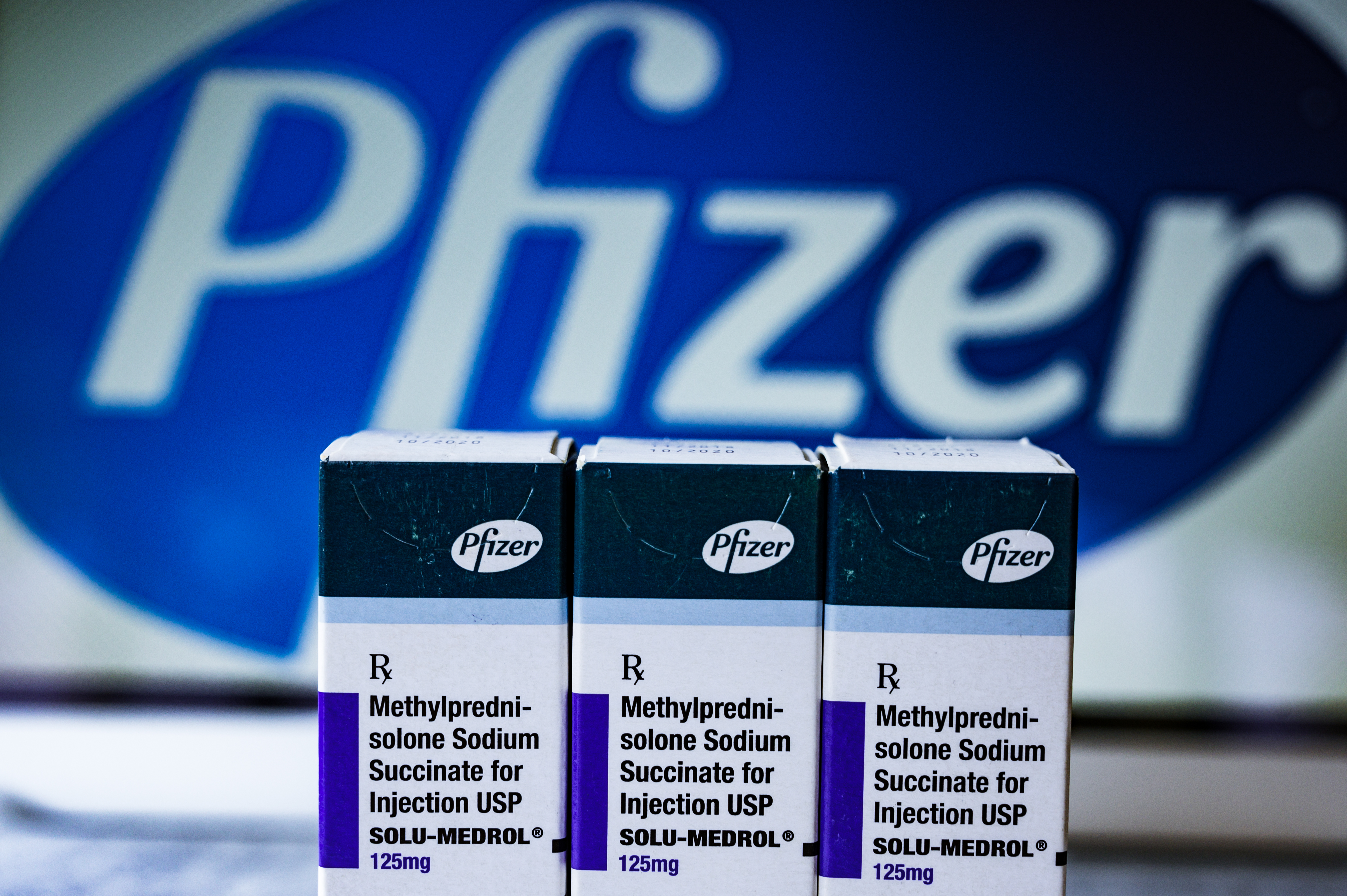 Szájon át szedhető COVID-gyógyszert tesztel a Pfizer