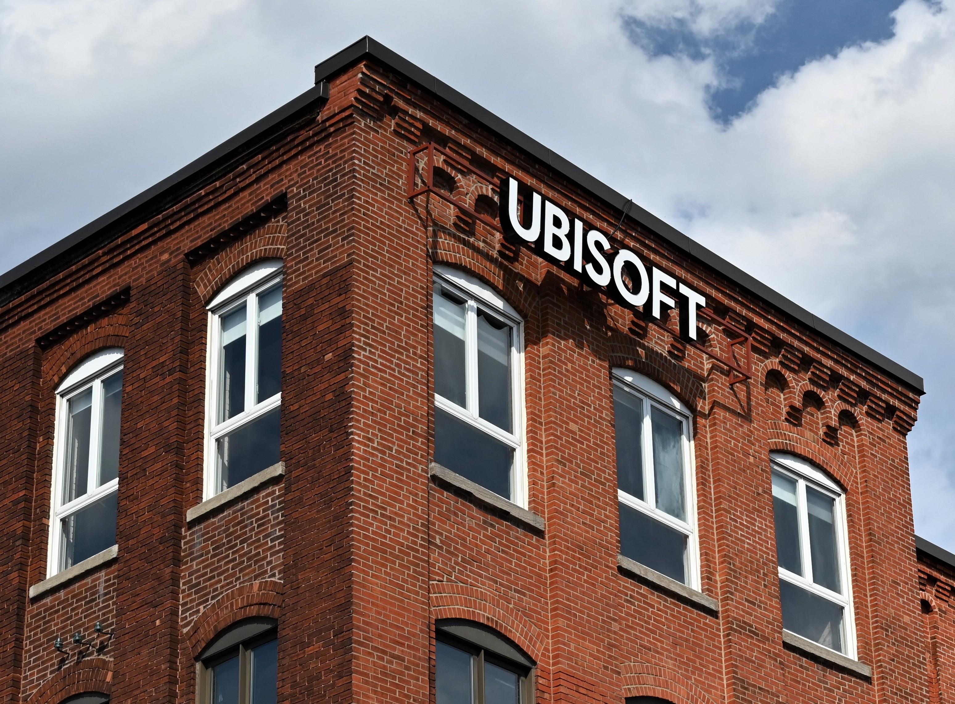 Fegyveres ejtett túszokat az Ubisoft montreali irodájában