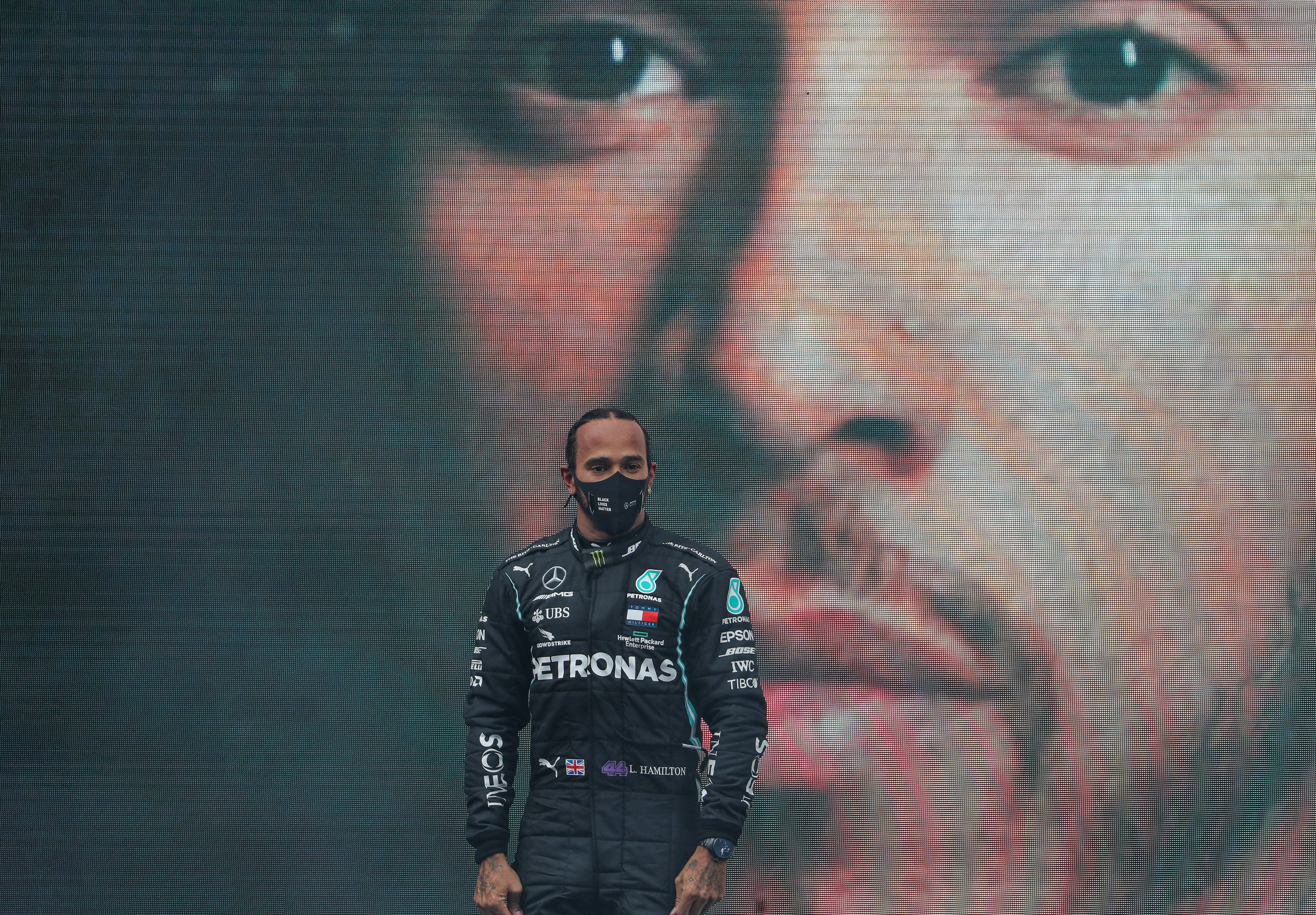 Hamilton hetedszer is világbajnok, beérte Schumachert