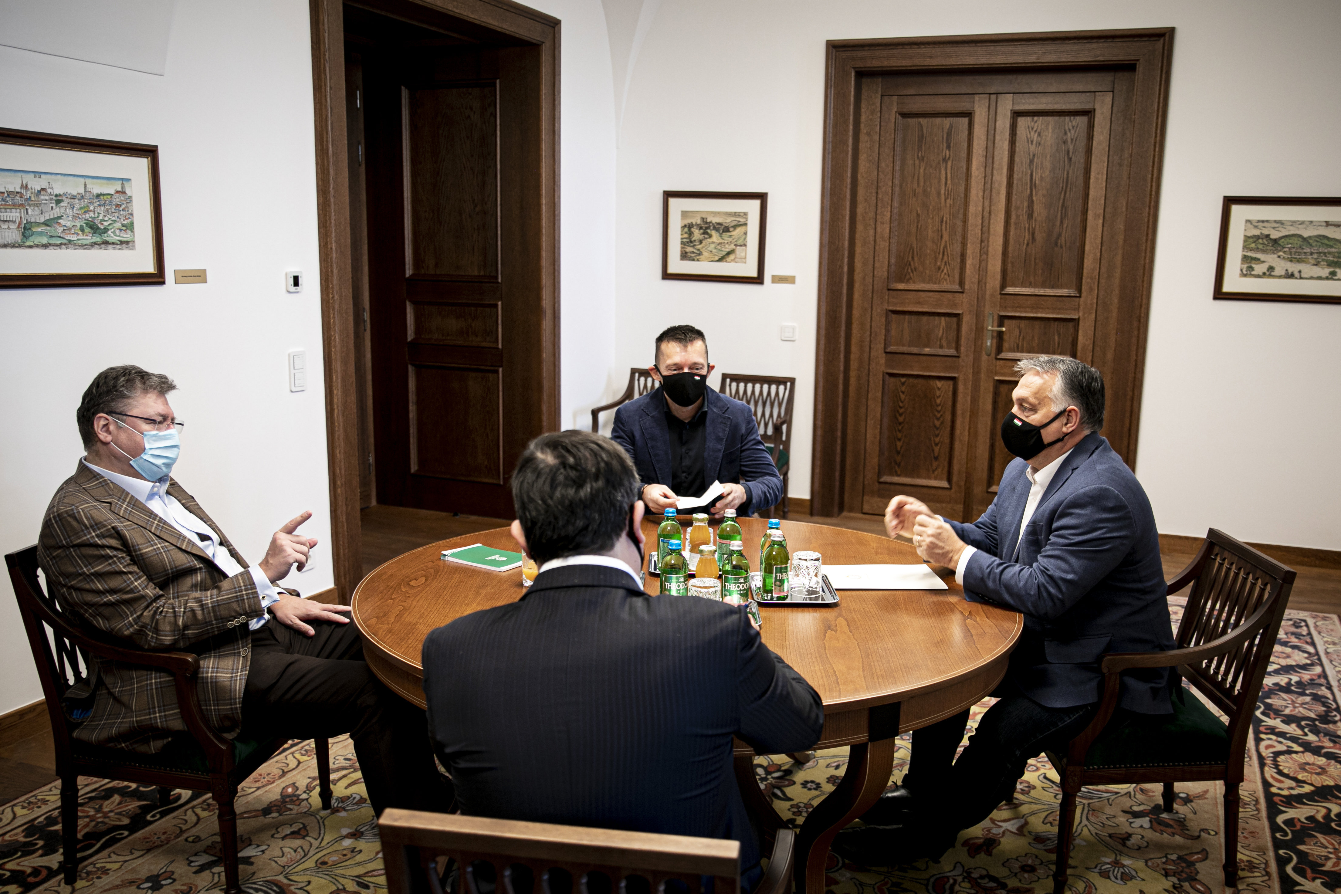 Még szorosabbra fűzi az együttműködését az Orbán-kormány és az MKIK