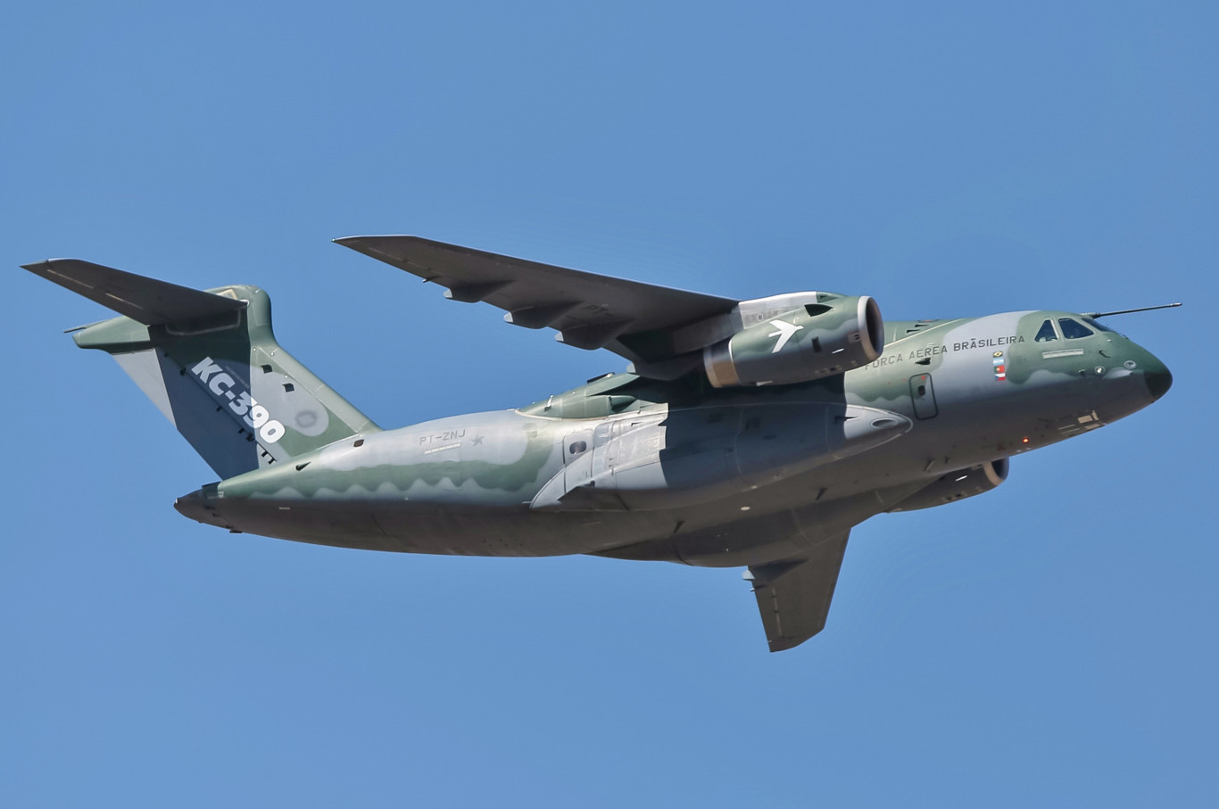 Megérkezett Magyarországra az első KC-390 katonai szállítórepülőgép