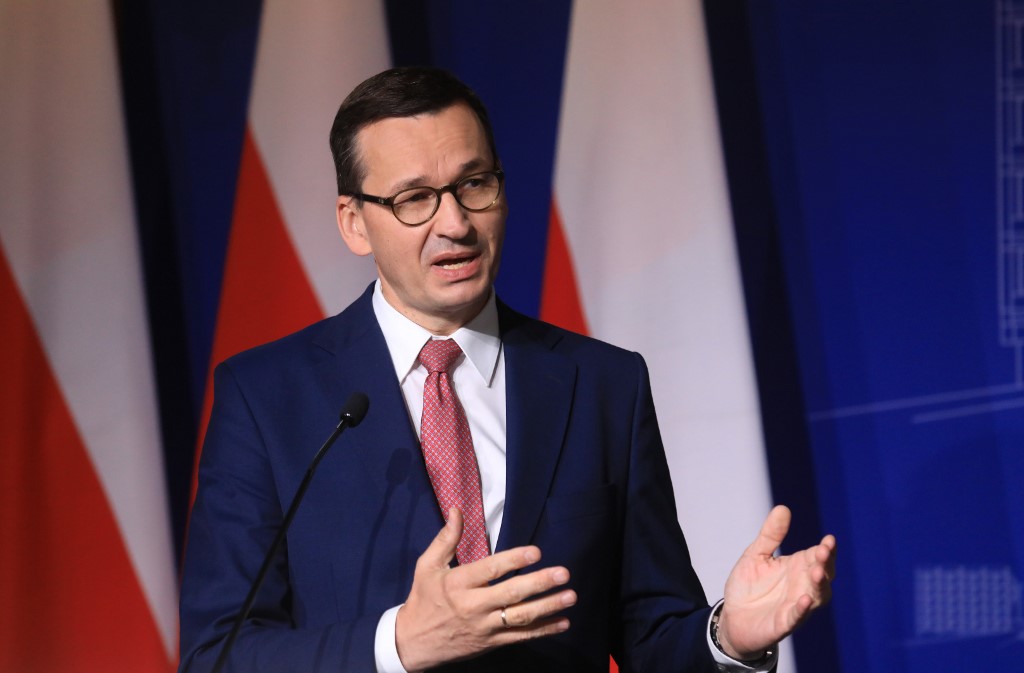 A lengyel kormány törvénnyel előzné meg a facebookos letiltáshullámot