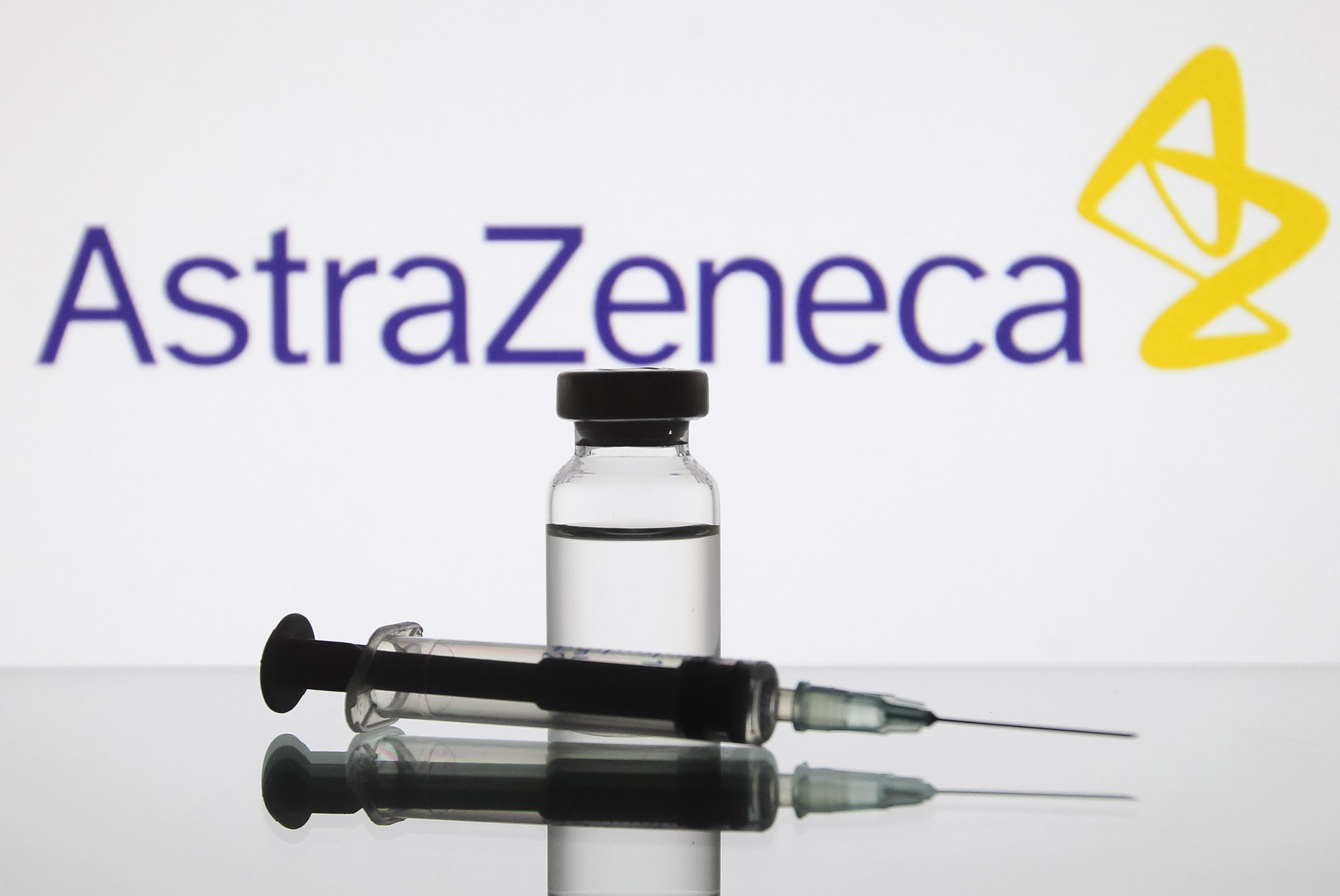 Az AstraZeneca szerint nem igaz, hogy vakcinája ne működne az időseknél