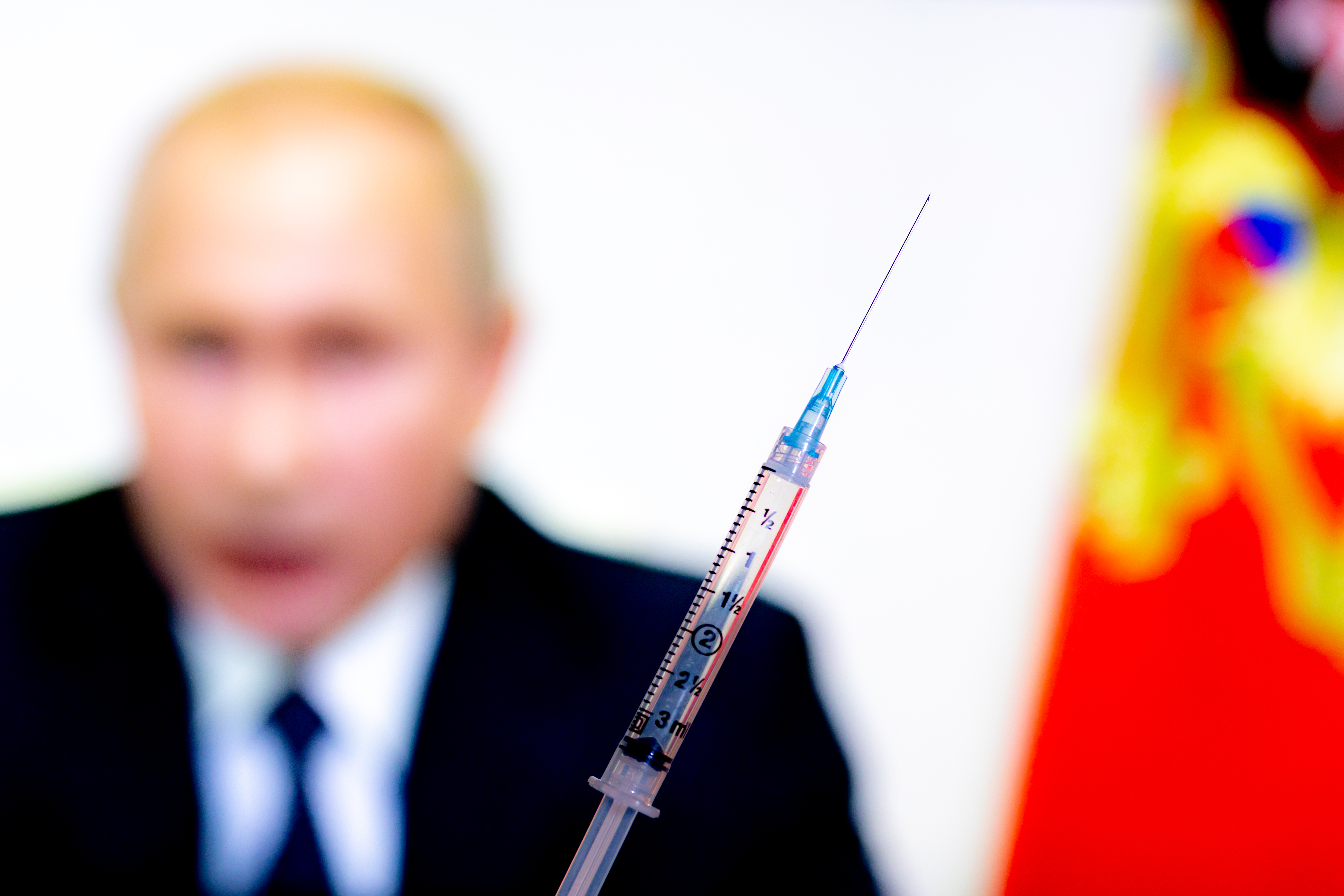Belekényszerítik az orosz orvosokat, hogy beoltassák magukat a Szputnyik V vakcinával