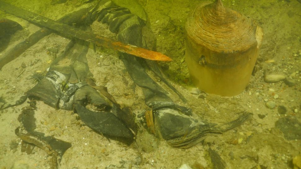 500 éve halott középkori lovag maradványaira bukkantak egy litvániai tó mélyén