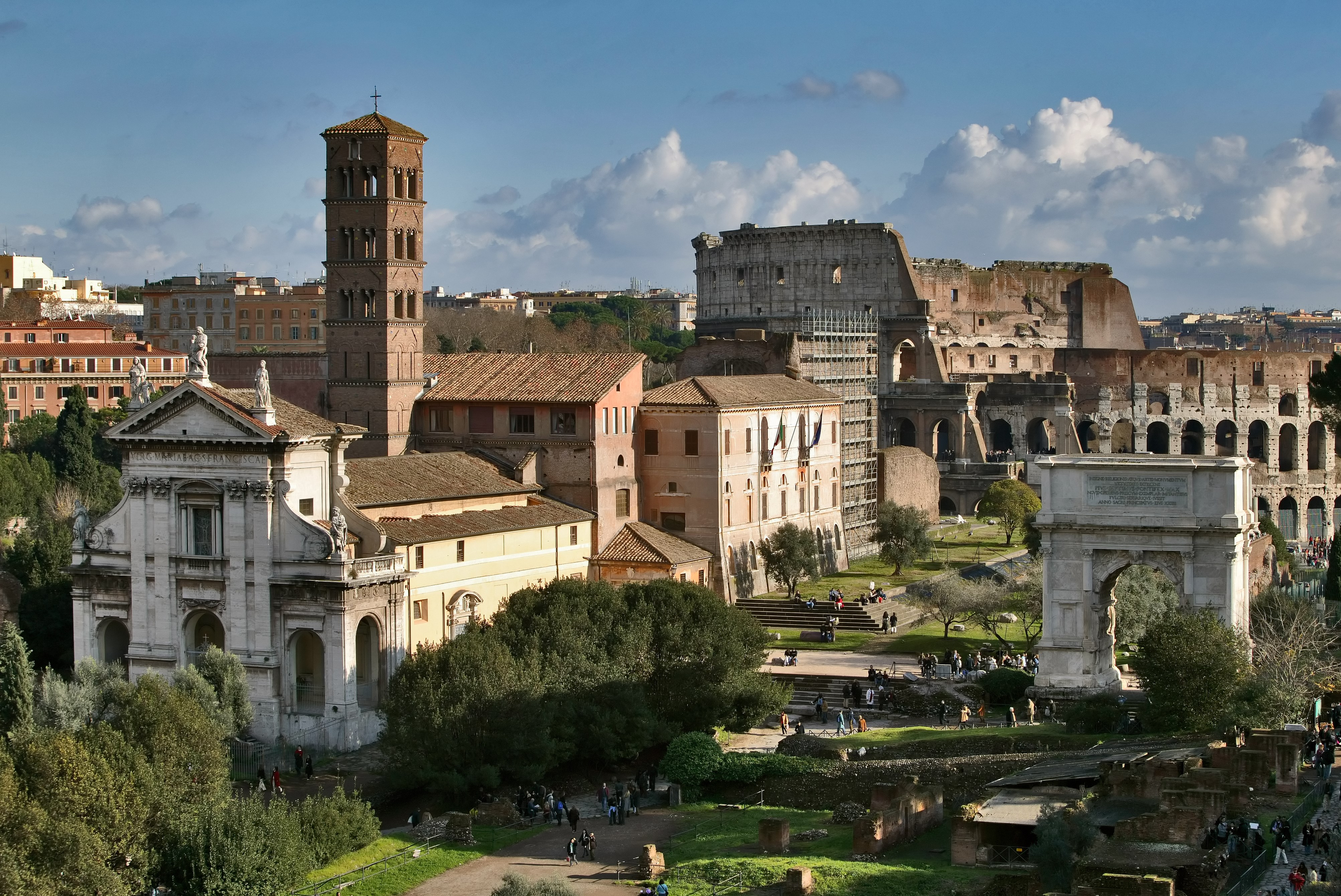 Egy amerikai nő bocsánatkérő levéllel együtt küldött vissza egy összefirkált, ókori márványdarabot Rómába