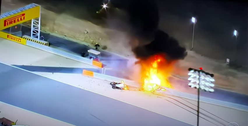 Horrorbaleset: a kerítésnek csapódott, kettészakadt és kigyulladt Grosjean autója