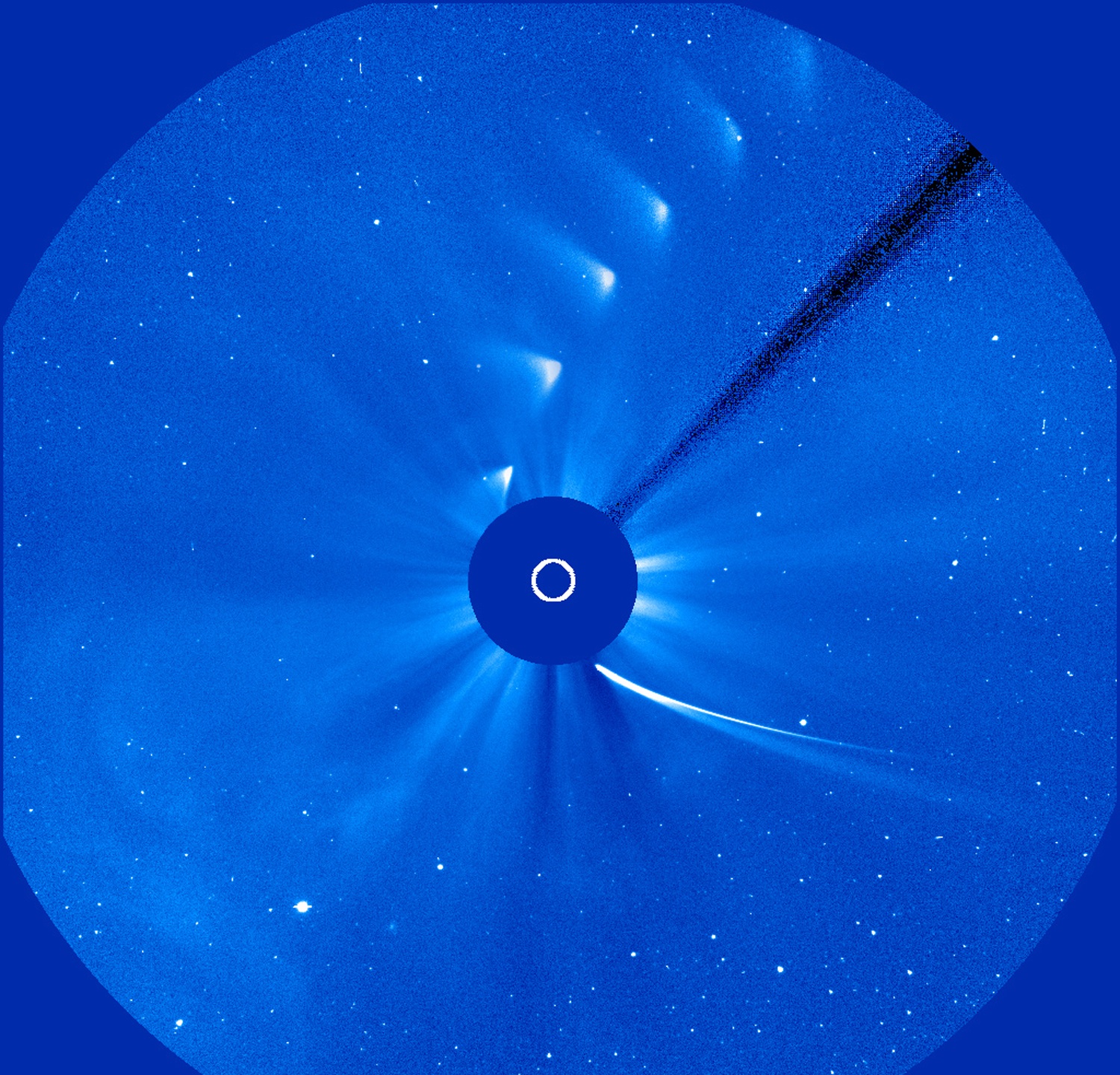 Az ISON üstökös Nap-közeli elhaladása a SOHO sorozatfelvételeiből készült montázson.