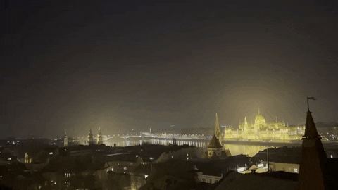 Az önkormányzatok szívatása miatt lekapcsolták a díszkivilágítást Budapesten