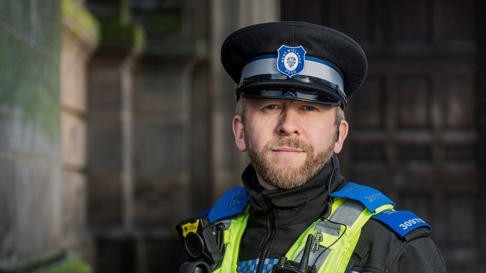 Több mint 2000 körözött személyt ismert már fel a rendkívüli arcmemóriával rendelkező brit rendőr