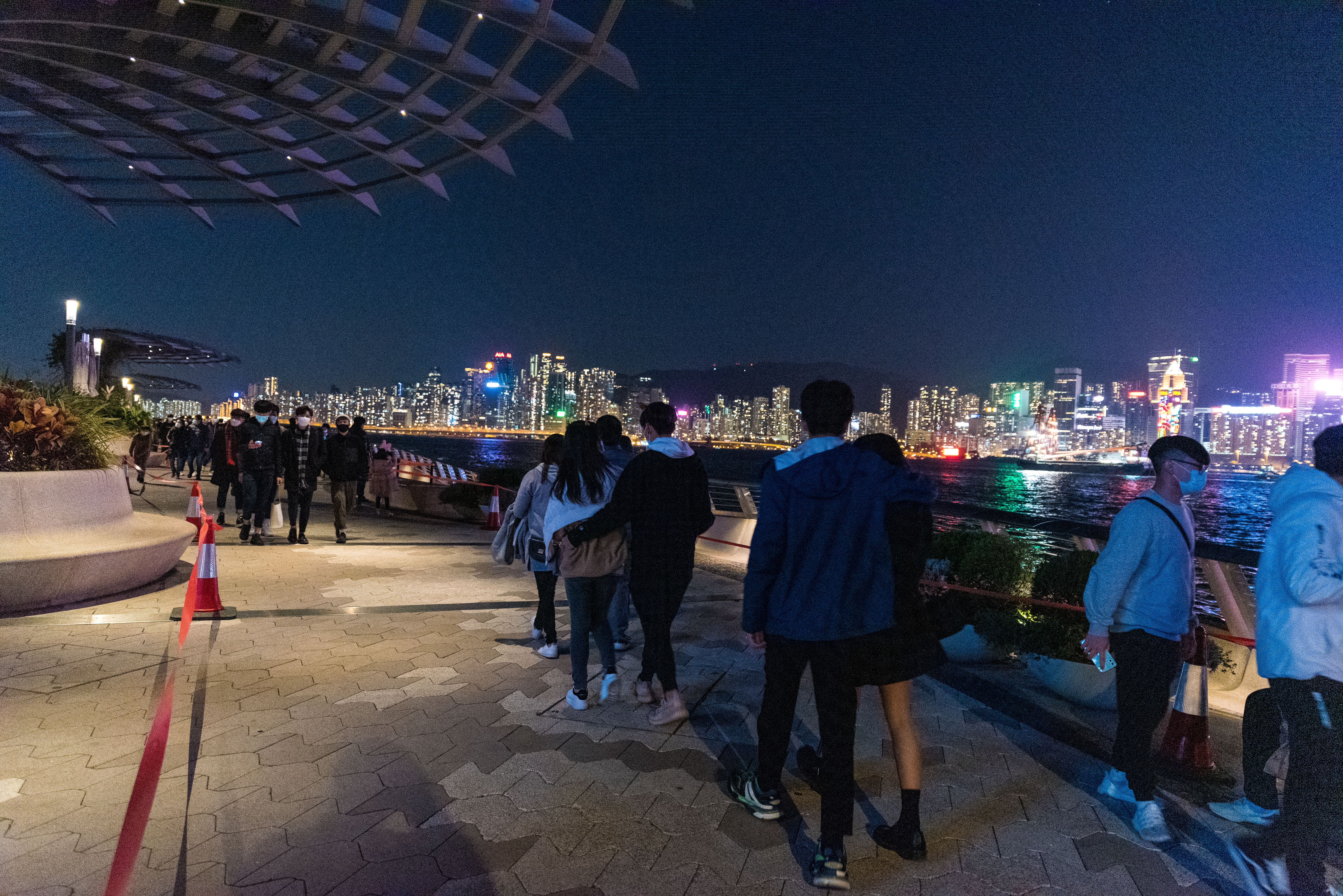 Lézengés Hongkongban 2020 szilveszter estéjén