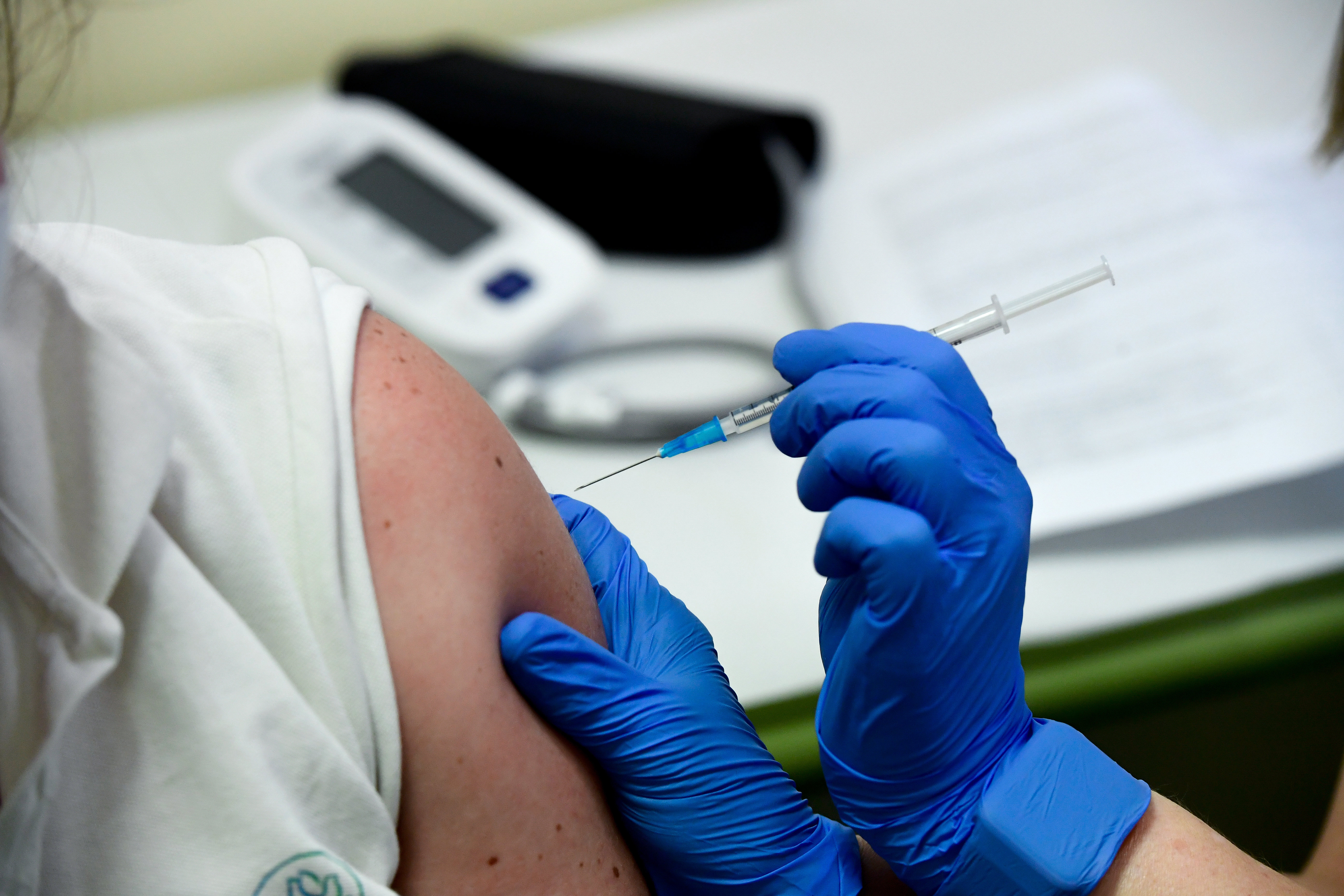 A Pfizer már vizsgálja, hogy mi okozhatta a vakcinájával beoltott floridai orvos halálát