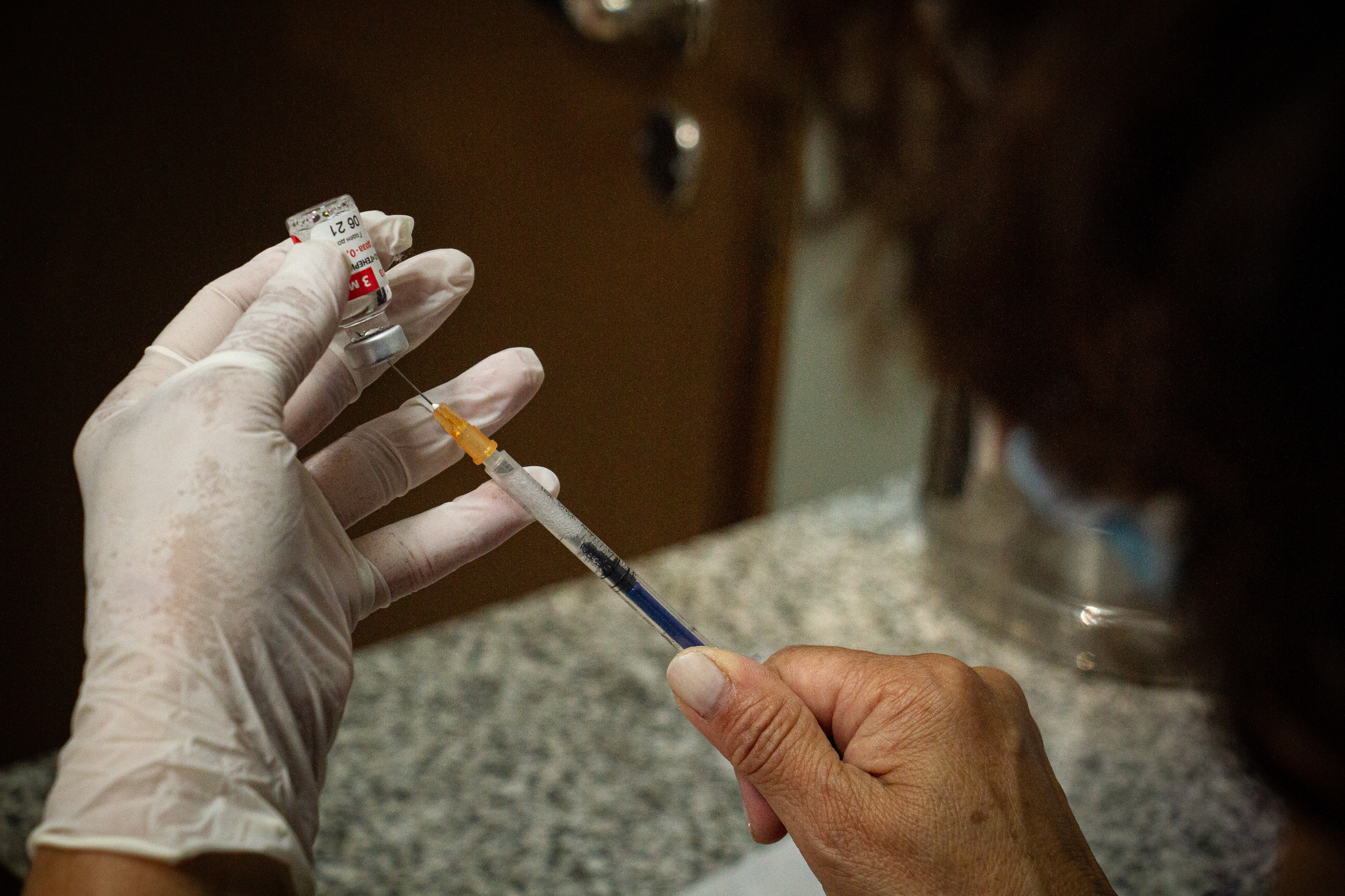 A gyógyszerészeti hatóság által felkért szakértők az elérhető adatok alapján nem javasolták az orosz vakcina engedélyeztetését